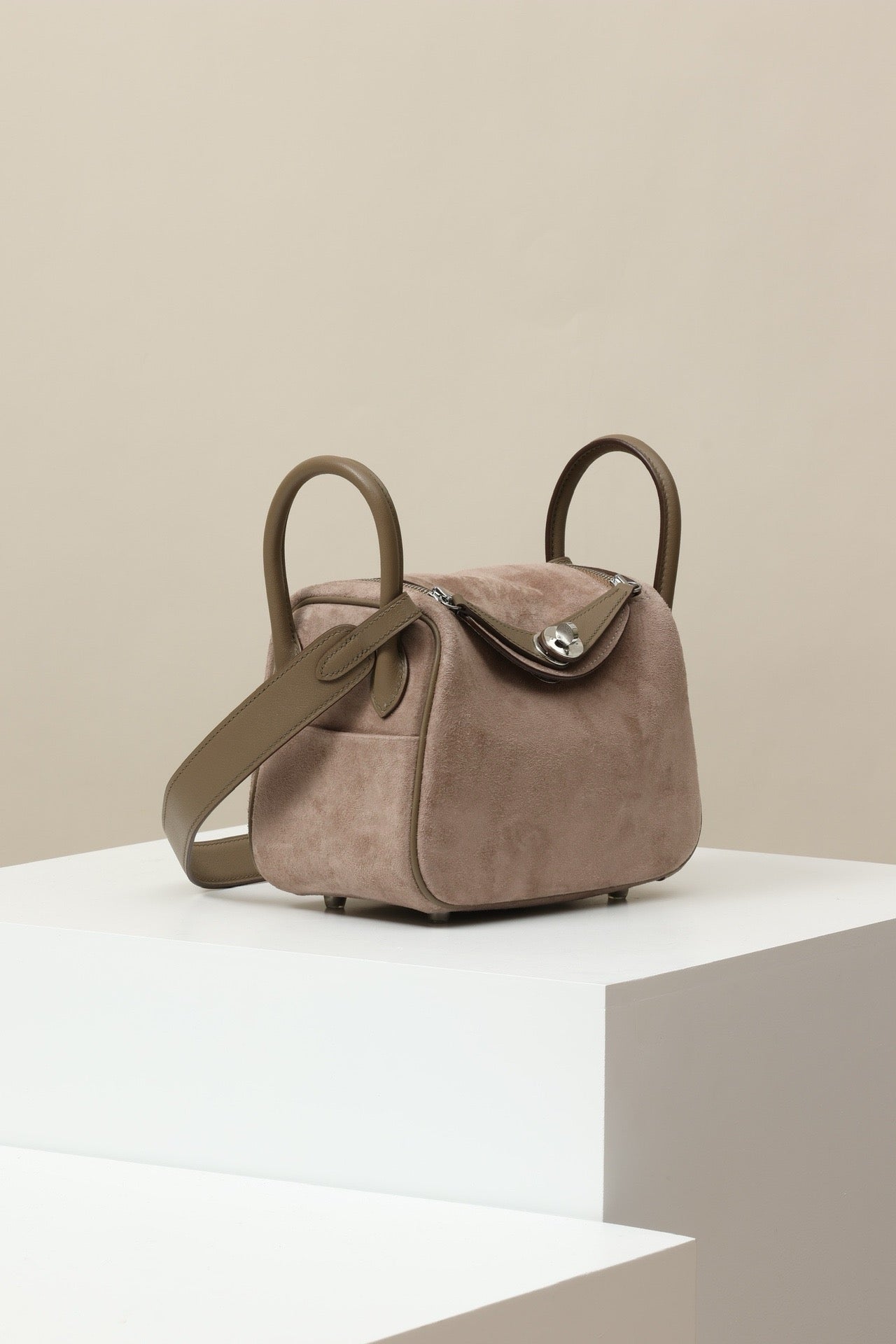 LD19 , Swift leather combined with suede CK18 Etoupe (Elephant Grey) PHW#4628