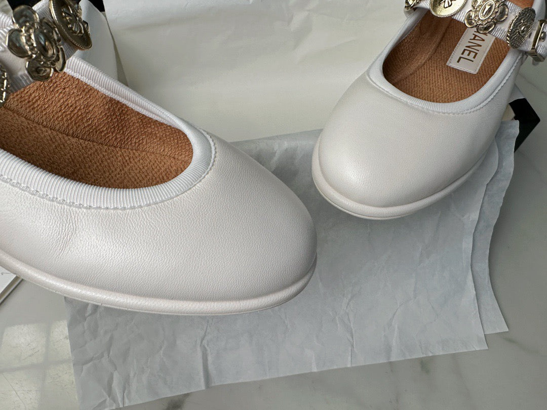 24s sandal #376