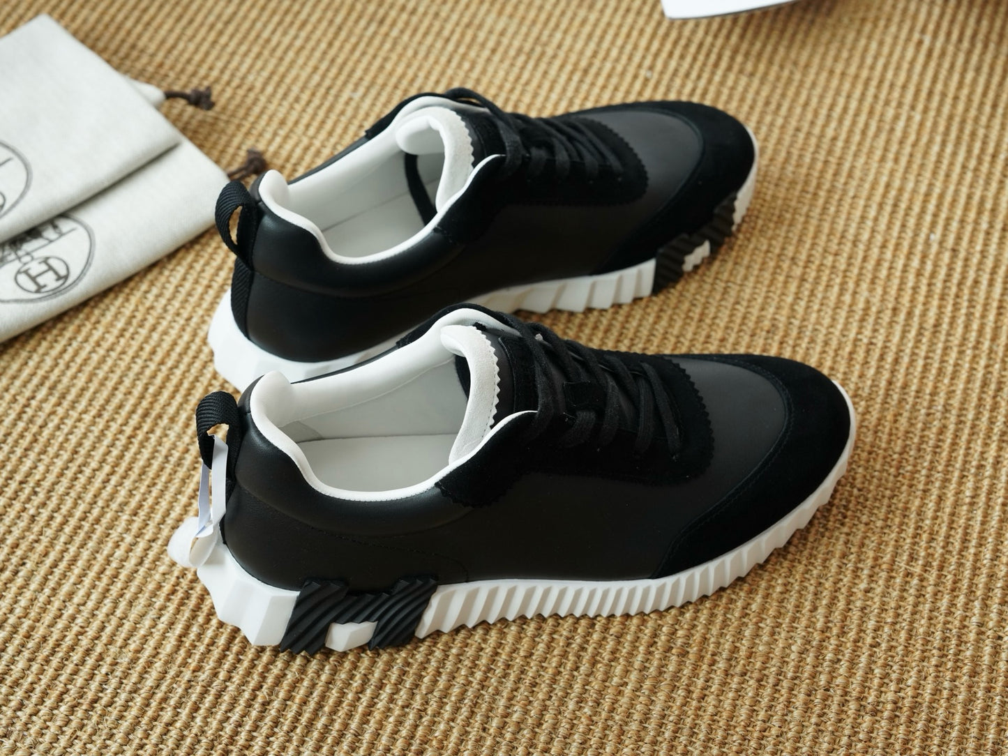 HSneakers
