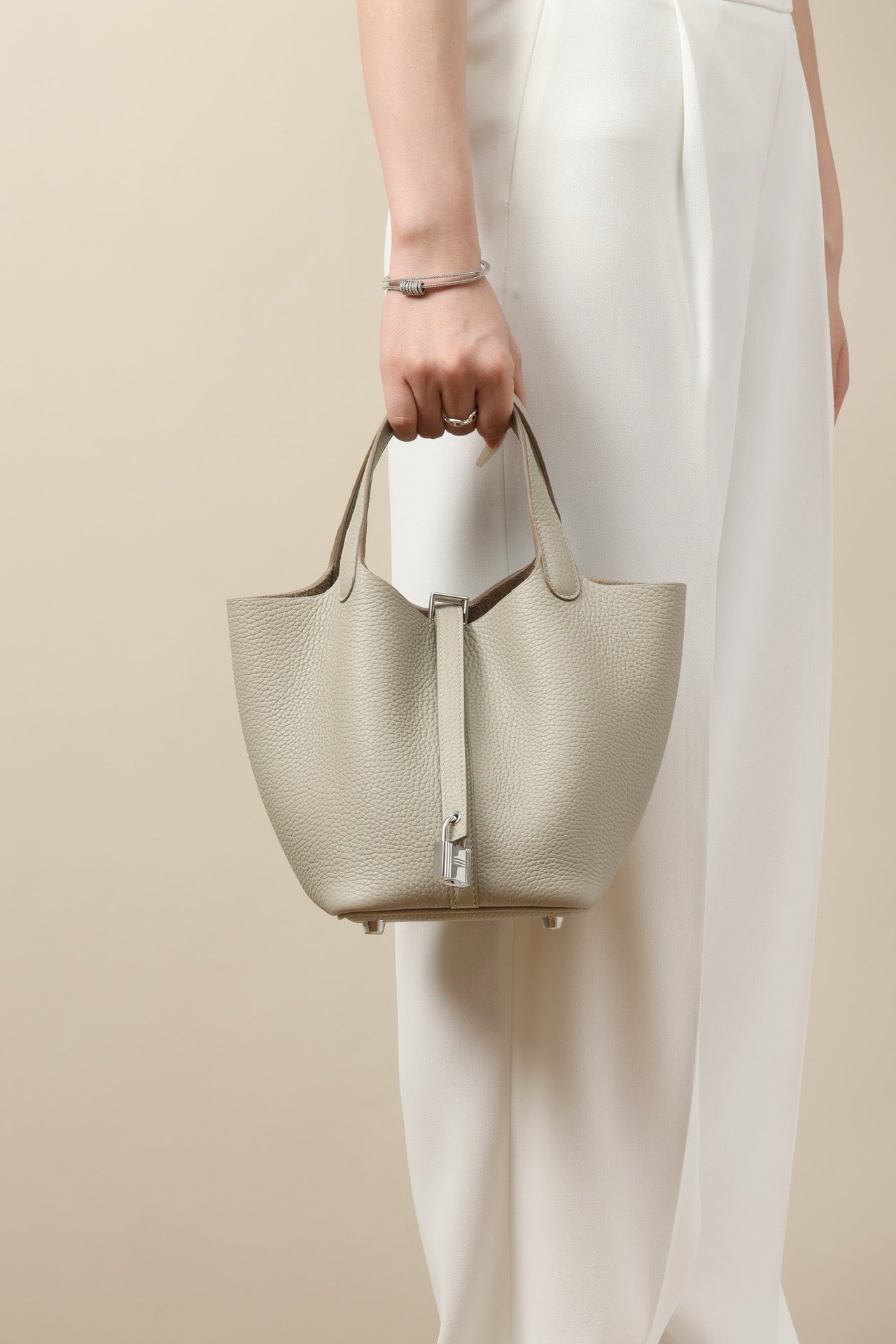 CL18 8L Glacier White PHW #4088