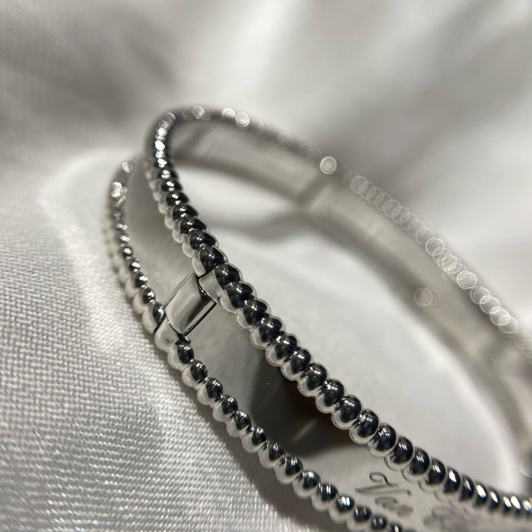 اسوارة فان كليف ذهب عيار 18, الماس vvs1