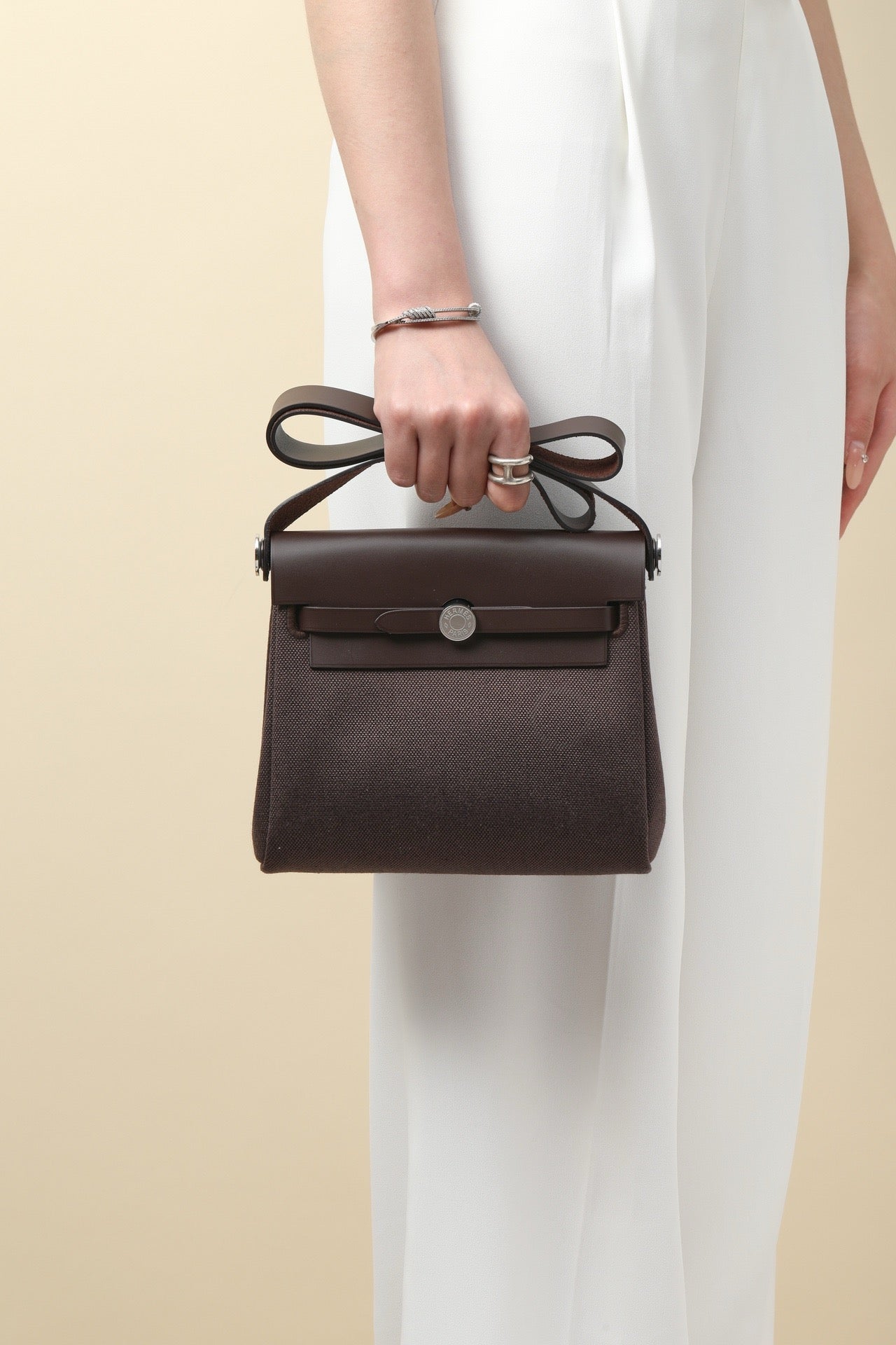 HB20 46 Ebony H Viking Canvas and Hunter Leather Shoulder Bag PHW #4640