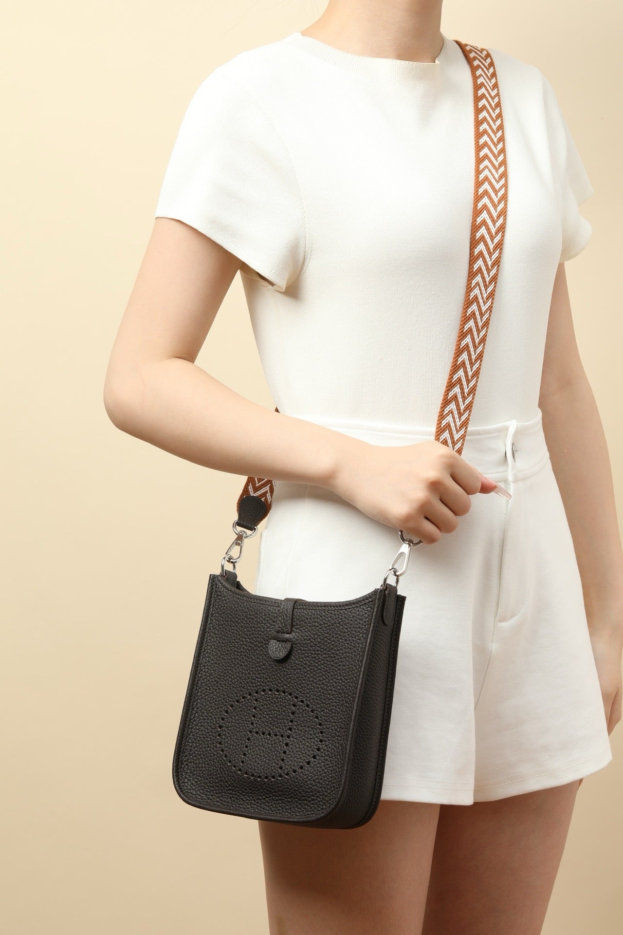 YF16 46 Ebony ,Clemence bull leather crossbody bag  , PHW #4425