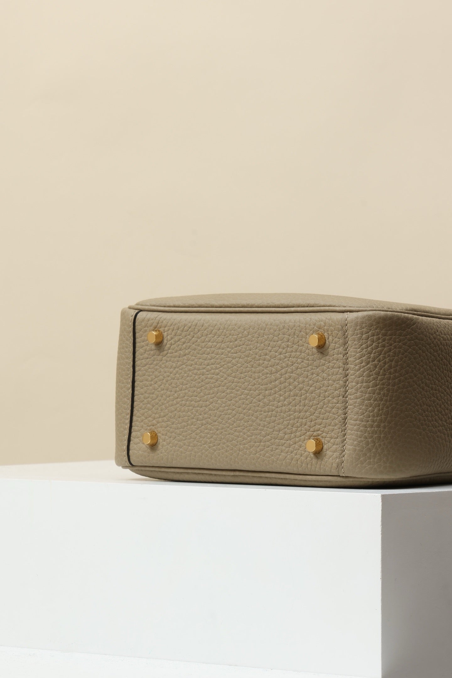 LD19 , Togo 8Q Malfa Beige GHW #4557