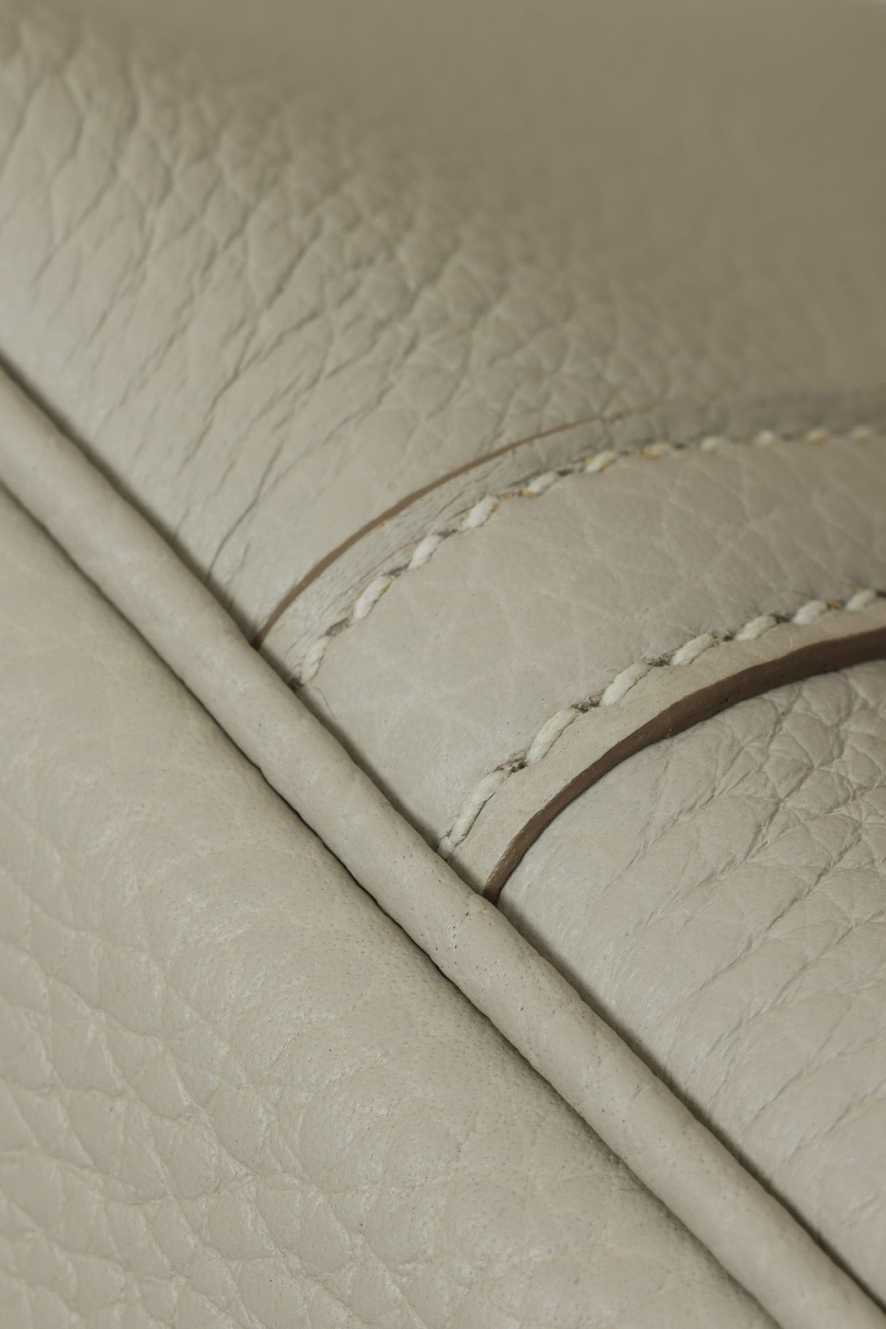 CL18 8L Glacier White GHW #4102