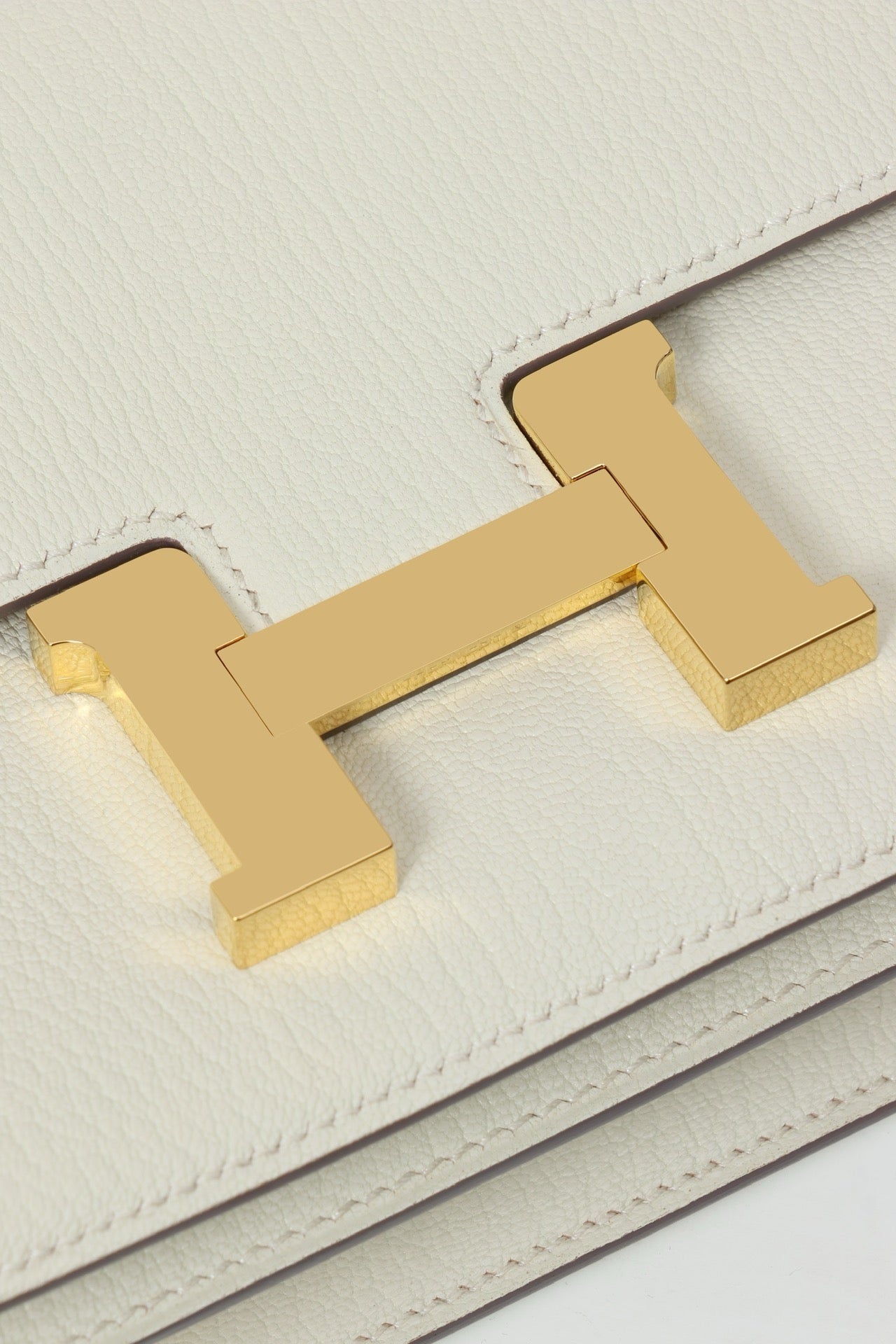 CJ19 19 cm, T0 Mushroom White / 4B Biscuit Goatskin GHW #4348