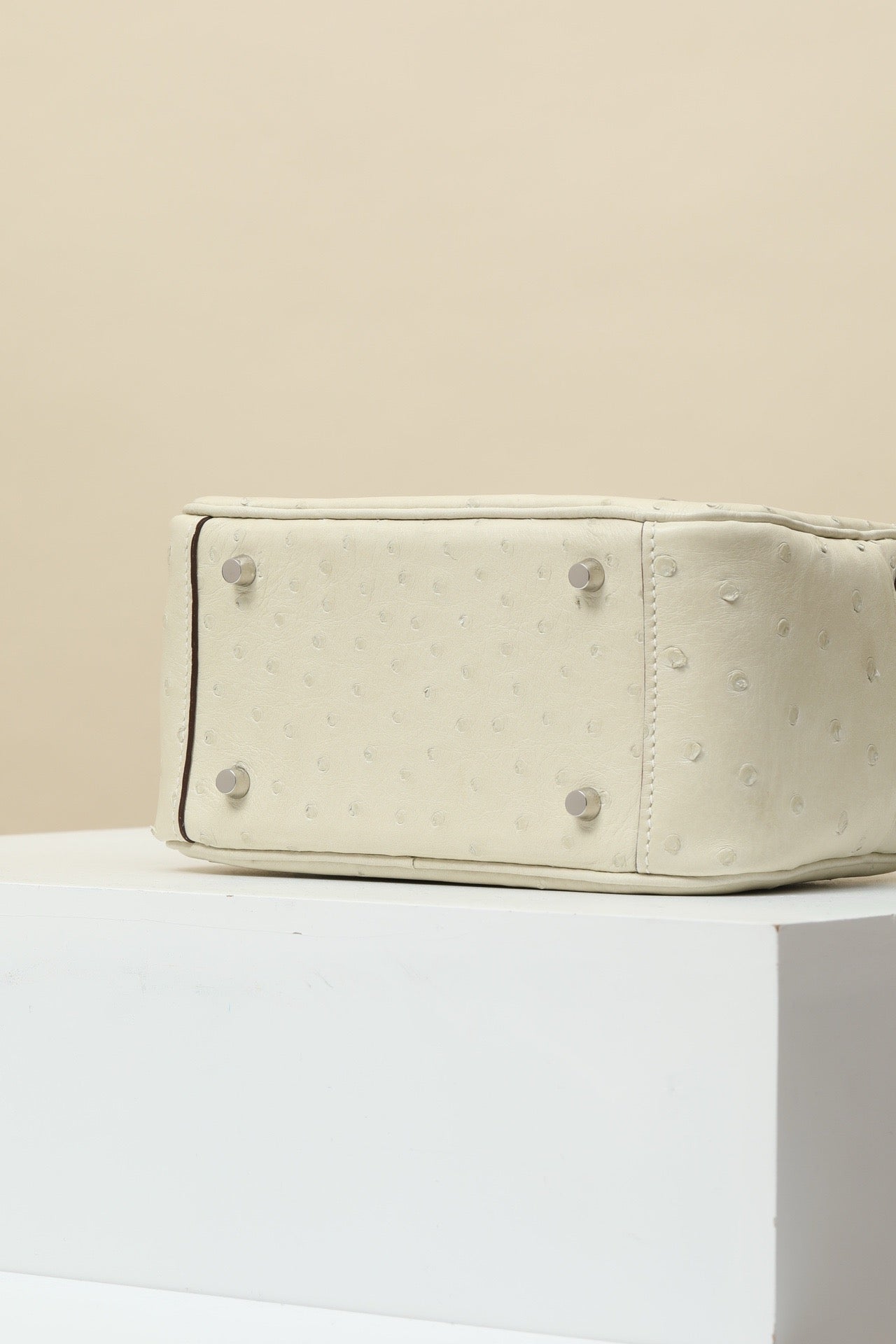 LD19 Wool White # 3751