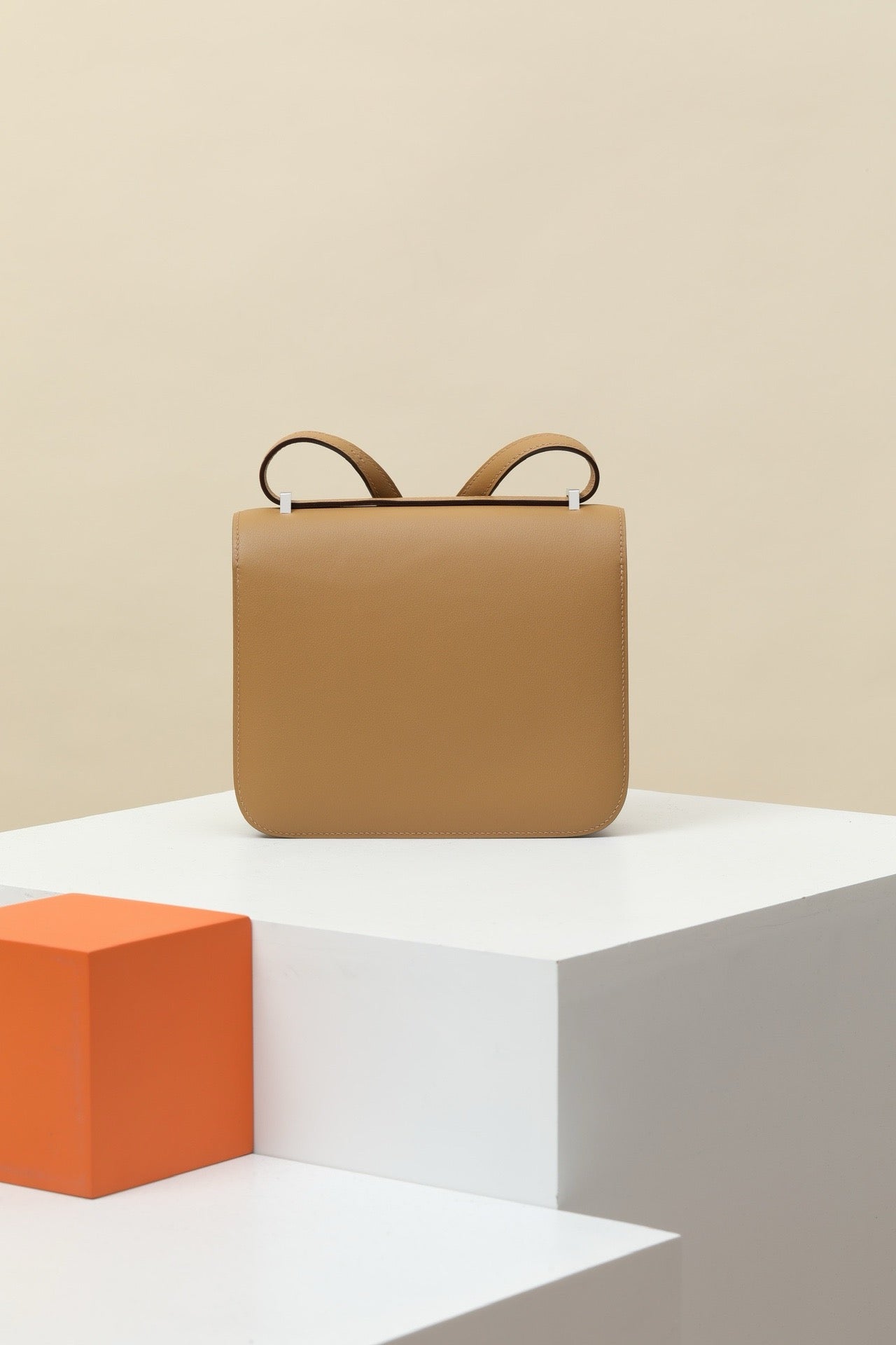 CJG19 , 4B Biscuit / 1B Natural  Swift leather with lizard clasp (double bar clasp)   #4391