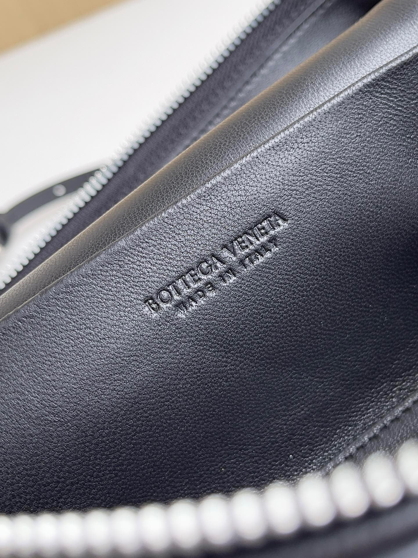 BV Bang Bang Vanity Case #560