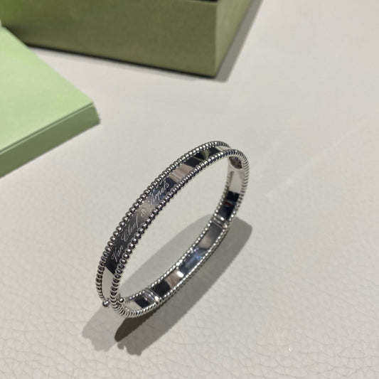 اسوارة فان كليف ذهب عيار 18, الماس vvs1