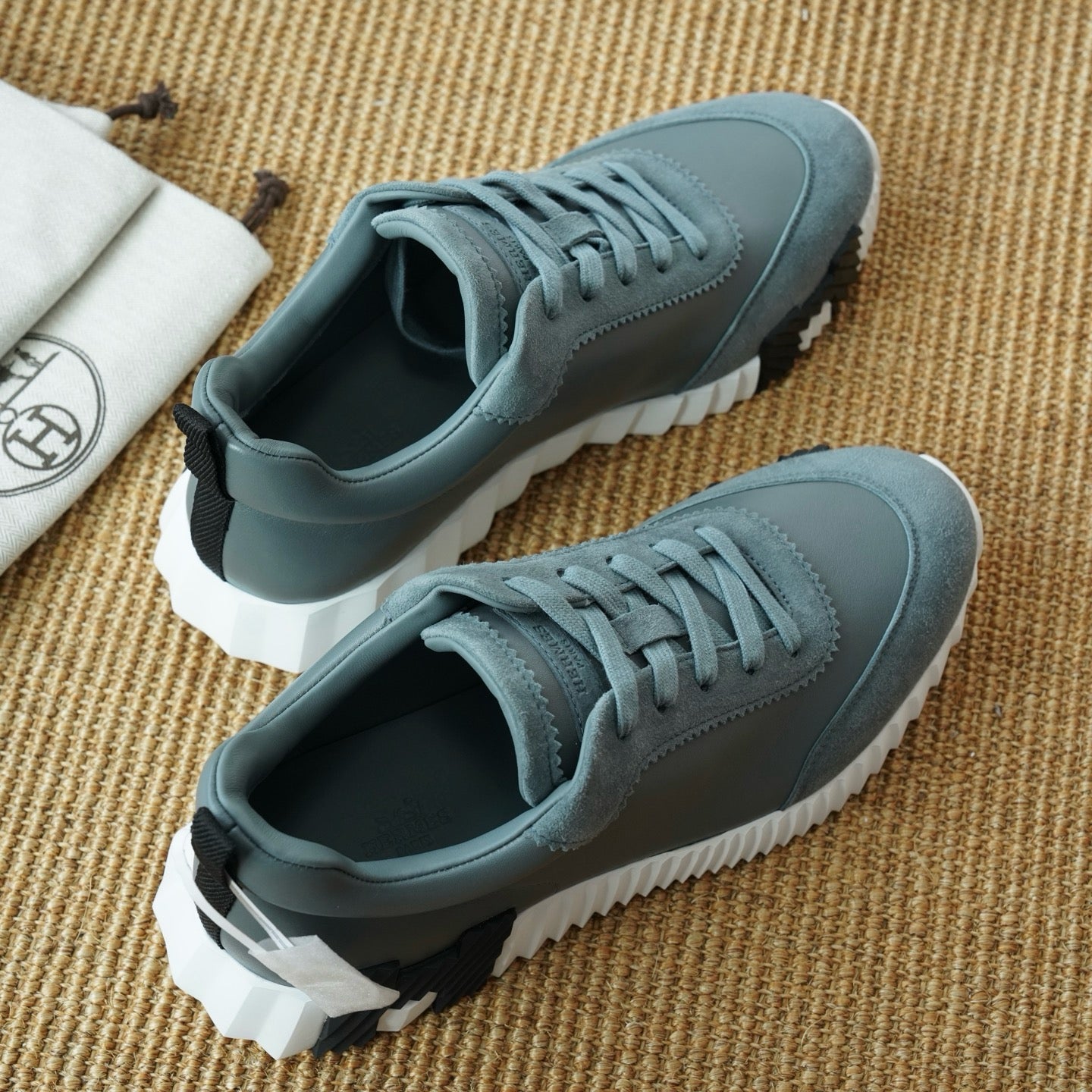 HSneakers