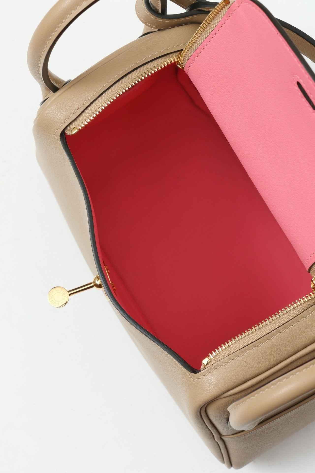 LD19 , Swift  ,  S2 Trench / U5 Rose Lipstick PHW #4626