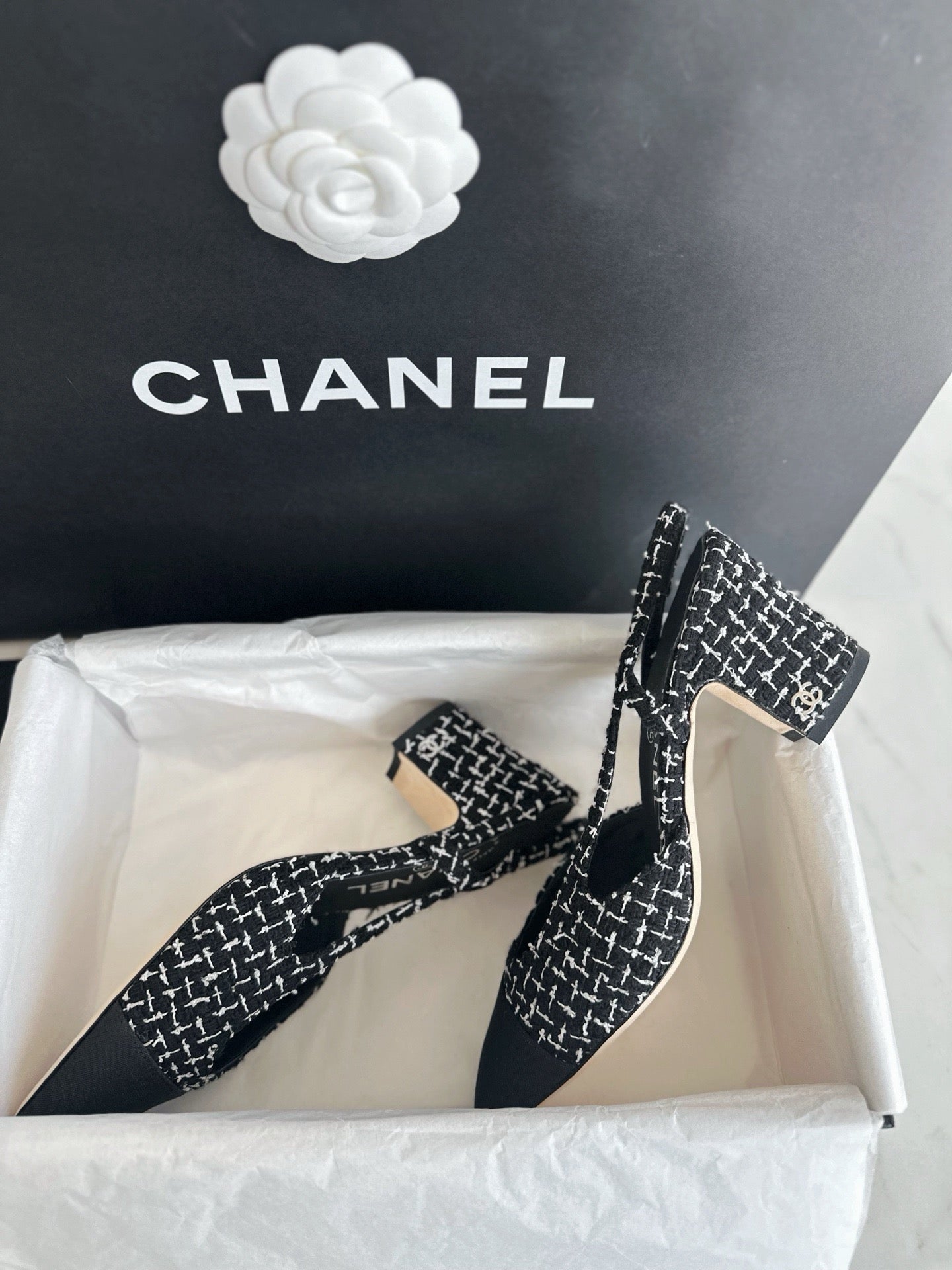 Slingback  #2839