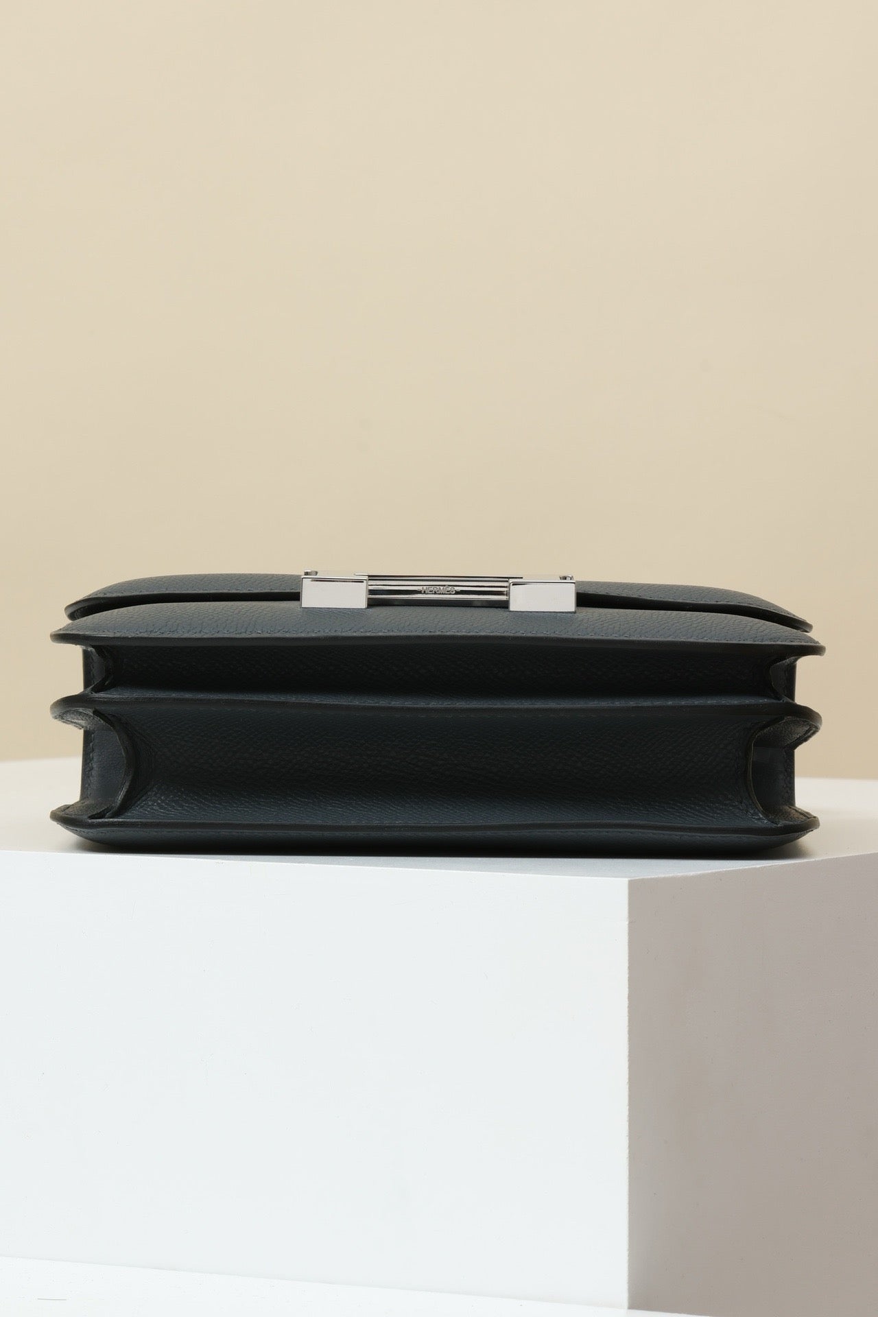 CJ19 19 cm , Smog Grey Epsom leather PHW #4321