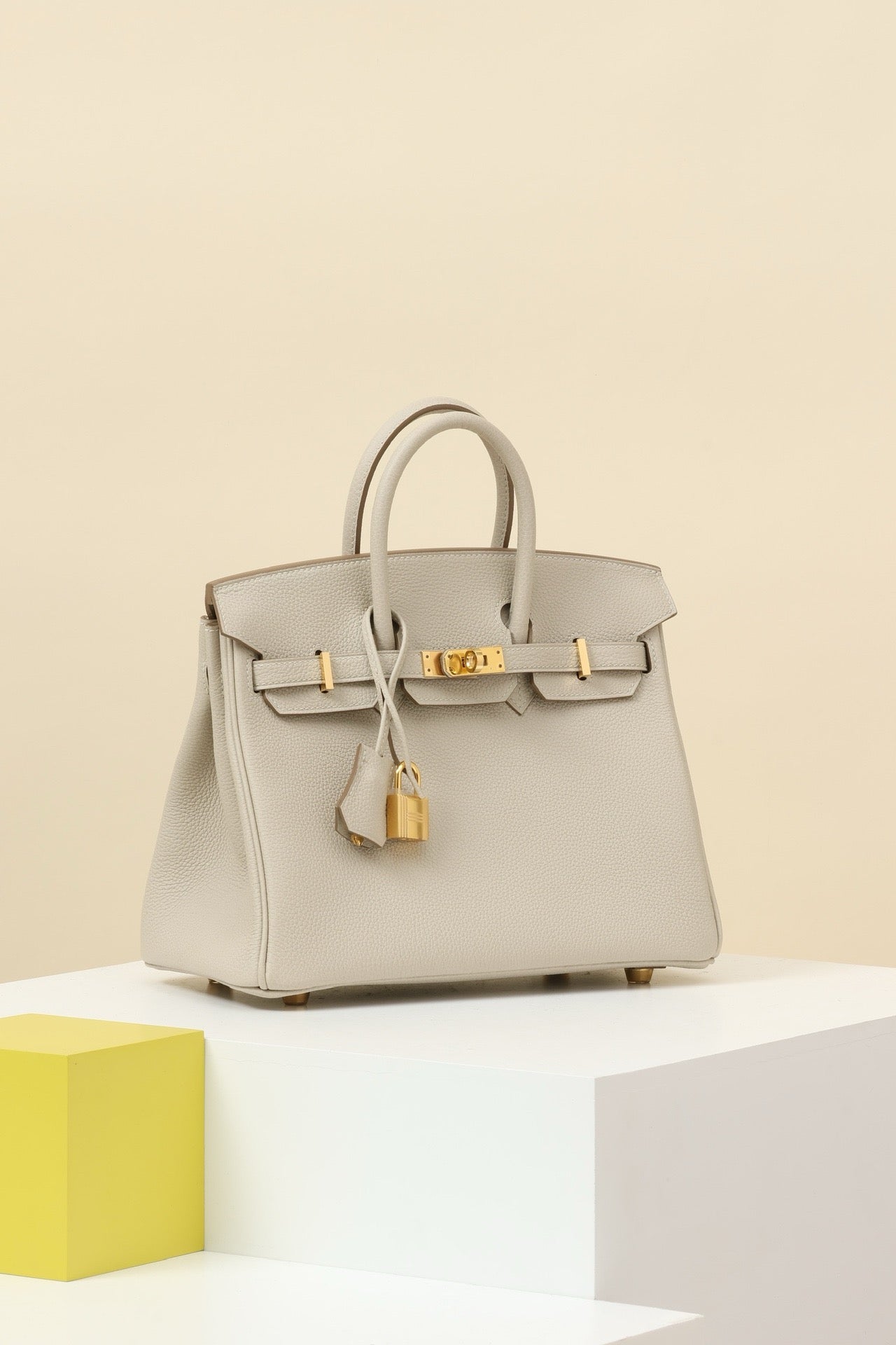 BK25 Glacier White #3866