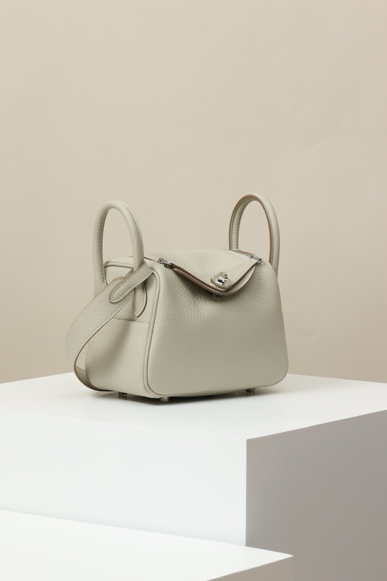 LD19 , Togo ,  8L Blanc Glacier PHW #4592