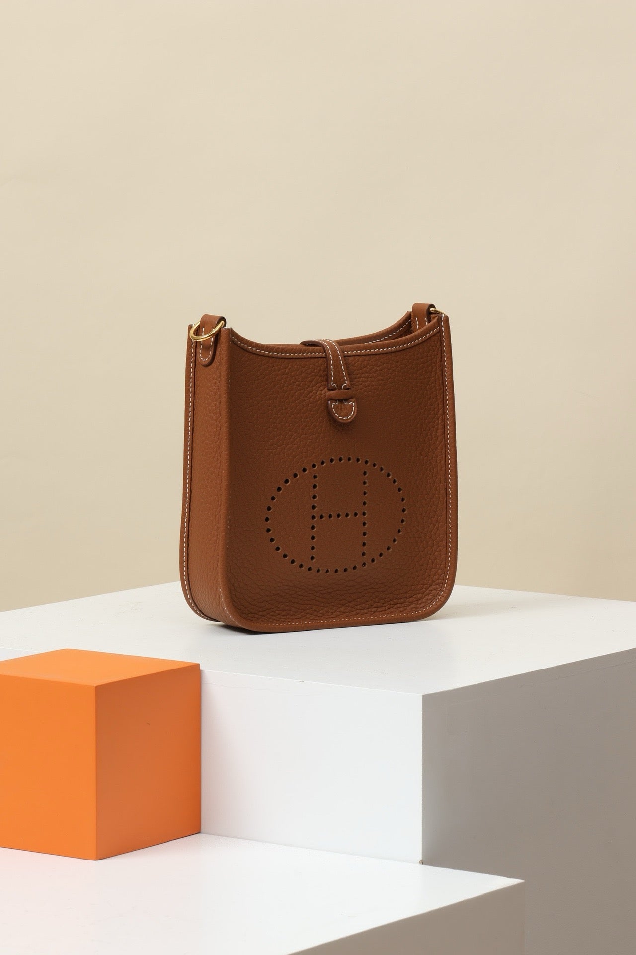 YF16 CK37 Gold BrownClemence bull leather crossbody bag  , GHW #4450