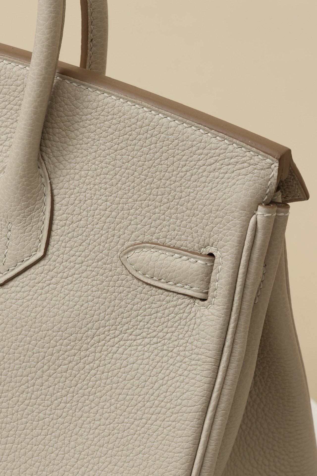 BK25 Glacier White #3866