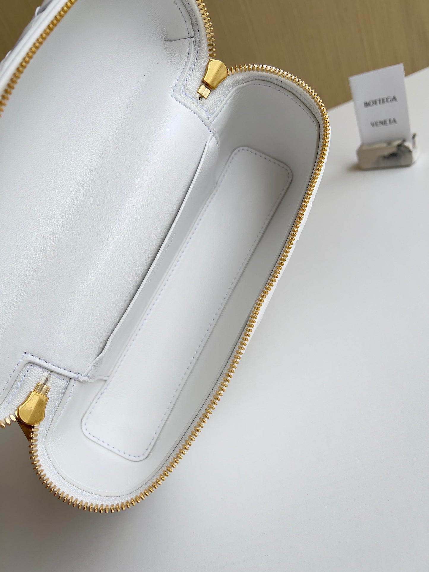 BV Bang Bang Vanity Case #571