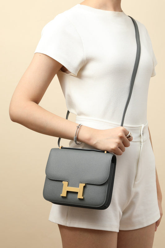 CJ19 19 cm , Almond Green Epsom leather GHW #4333