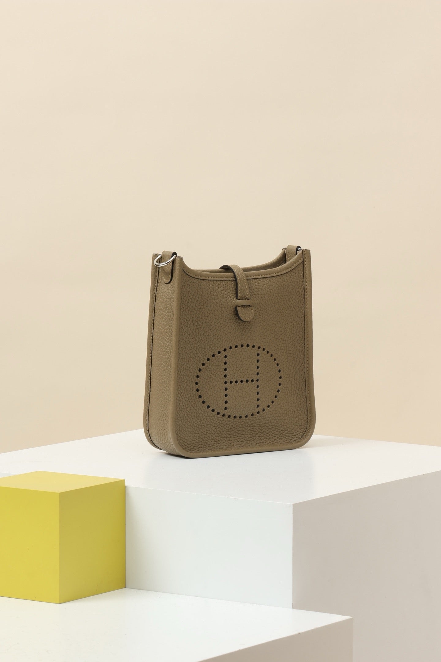 YF16 8Q Marfa Beige, Clemence bull leather crossbody bag  , PHW #4405