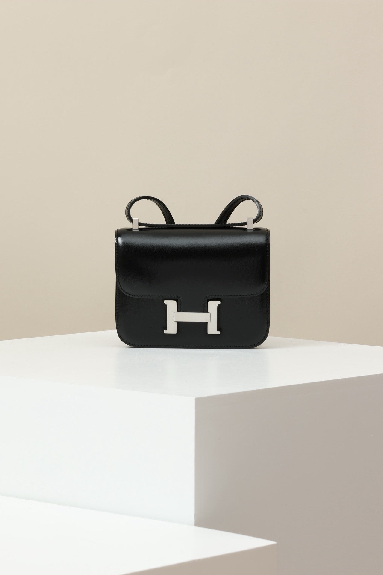 CJ14 , 14 cm,  Box leather , CK89 Black PHW #4361