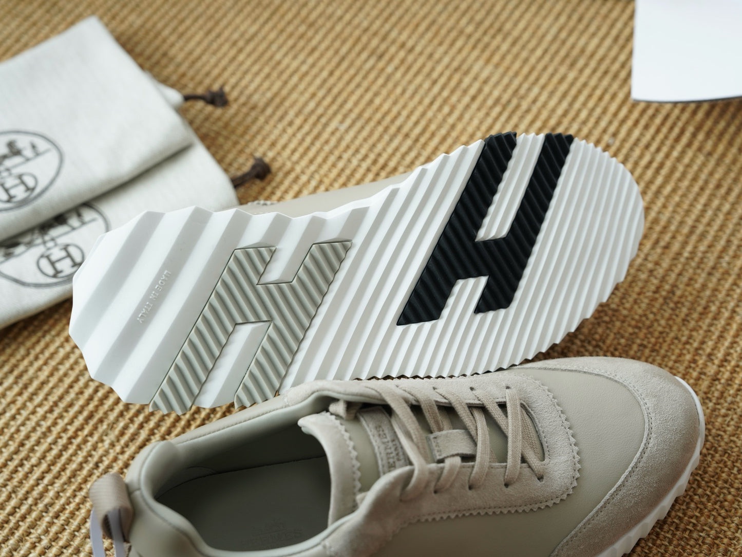 HSneakers