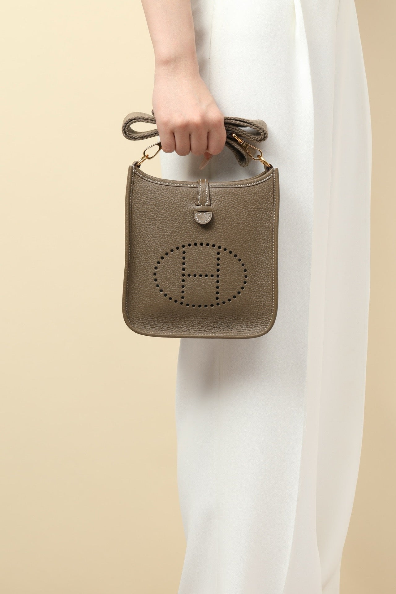 YF16 CK18 Etoupe Clemence bull leather crossbody bag  , GHW #4445