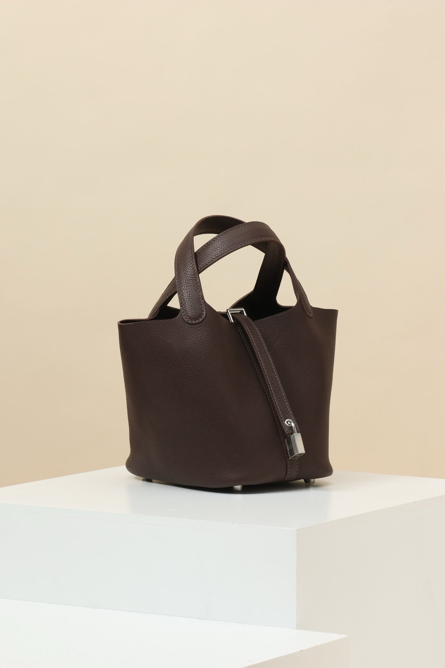 CL18 46 Ebony Color PHW #4113