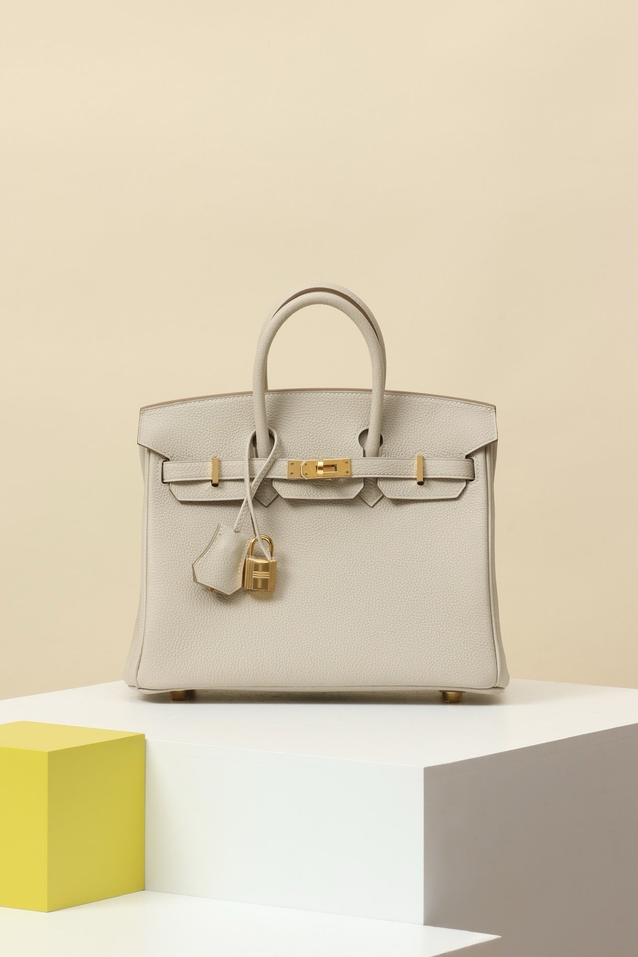 BK25 Glacier White #3866