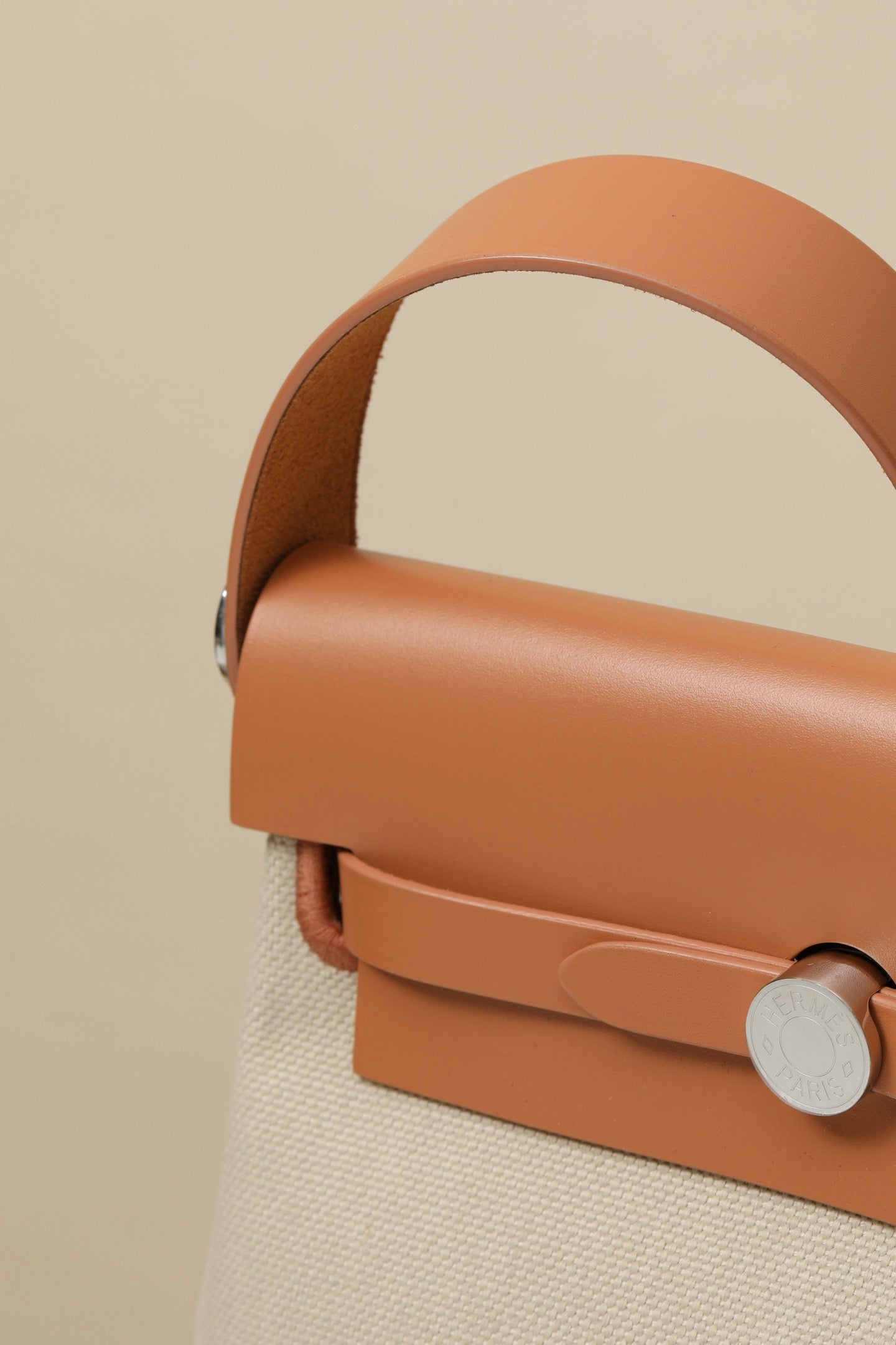 HB20 8L Gris Ciment / Light Coffee Canvas and Hunter Leather Shoulder Bag PHW #4645