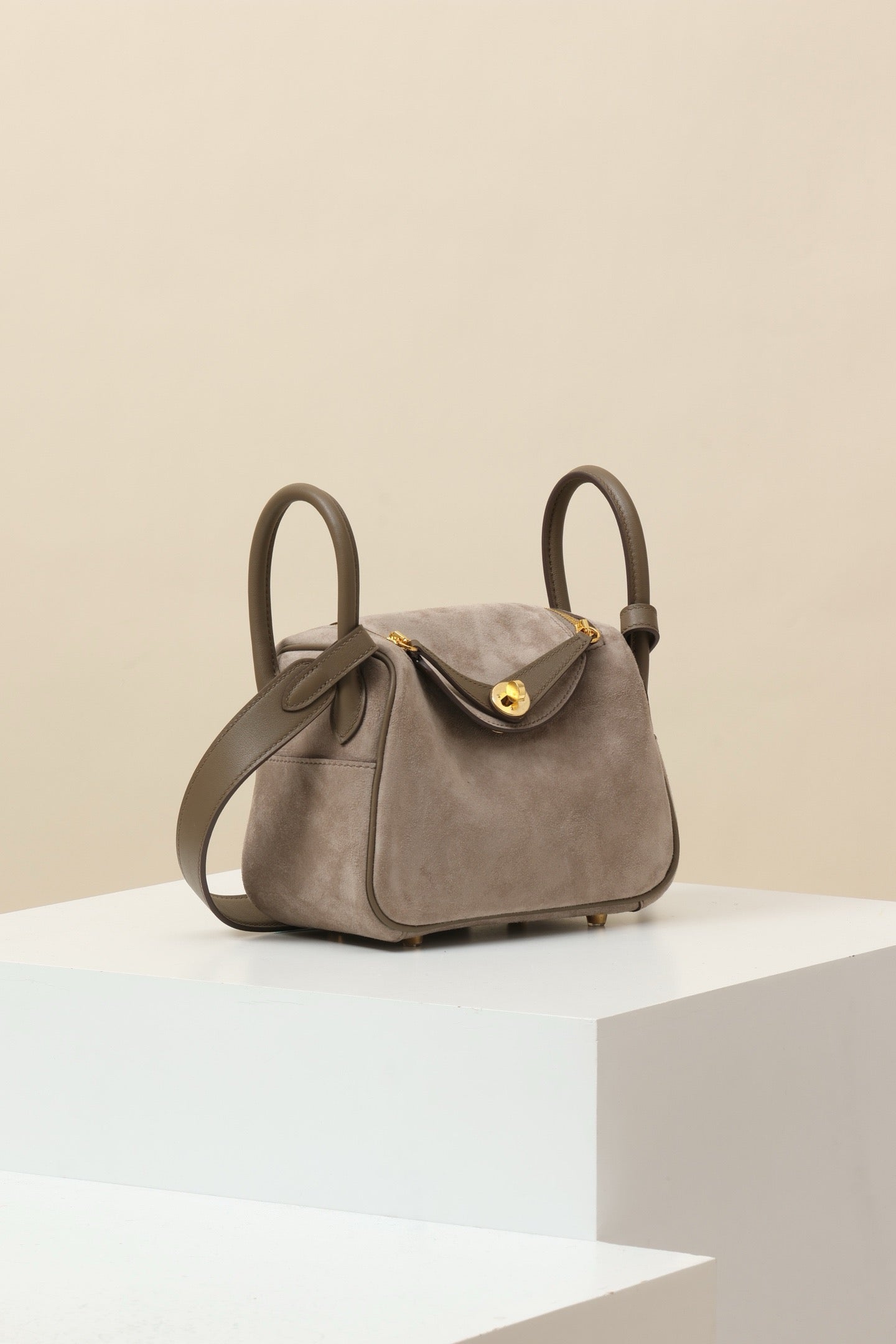 LD19 , Swift leather combined with suede CK18 Etoupe (Elephant Grey) GHW#4629