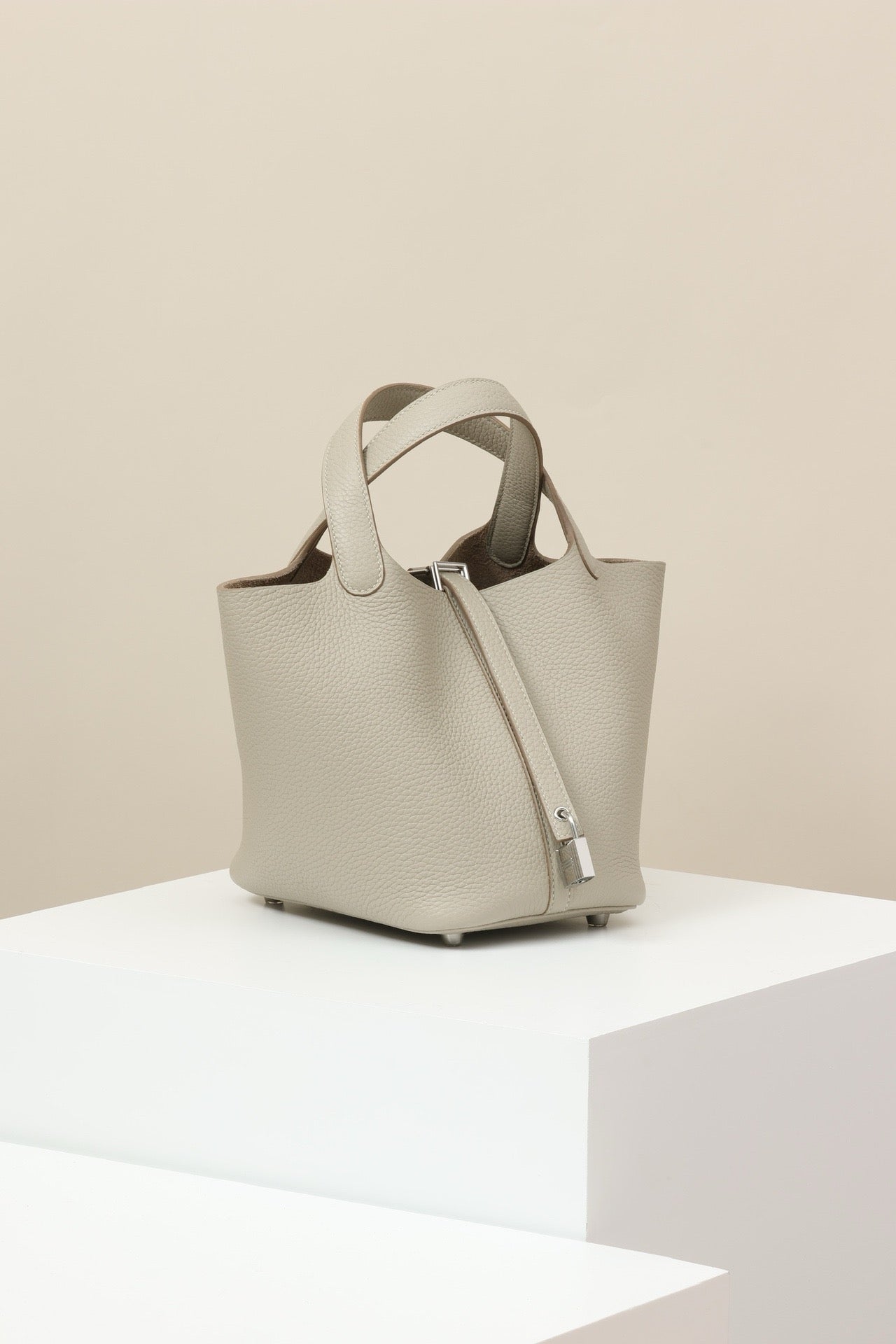 CL18 8L Glacier White PHW #4088