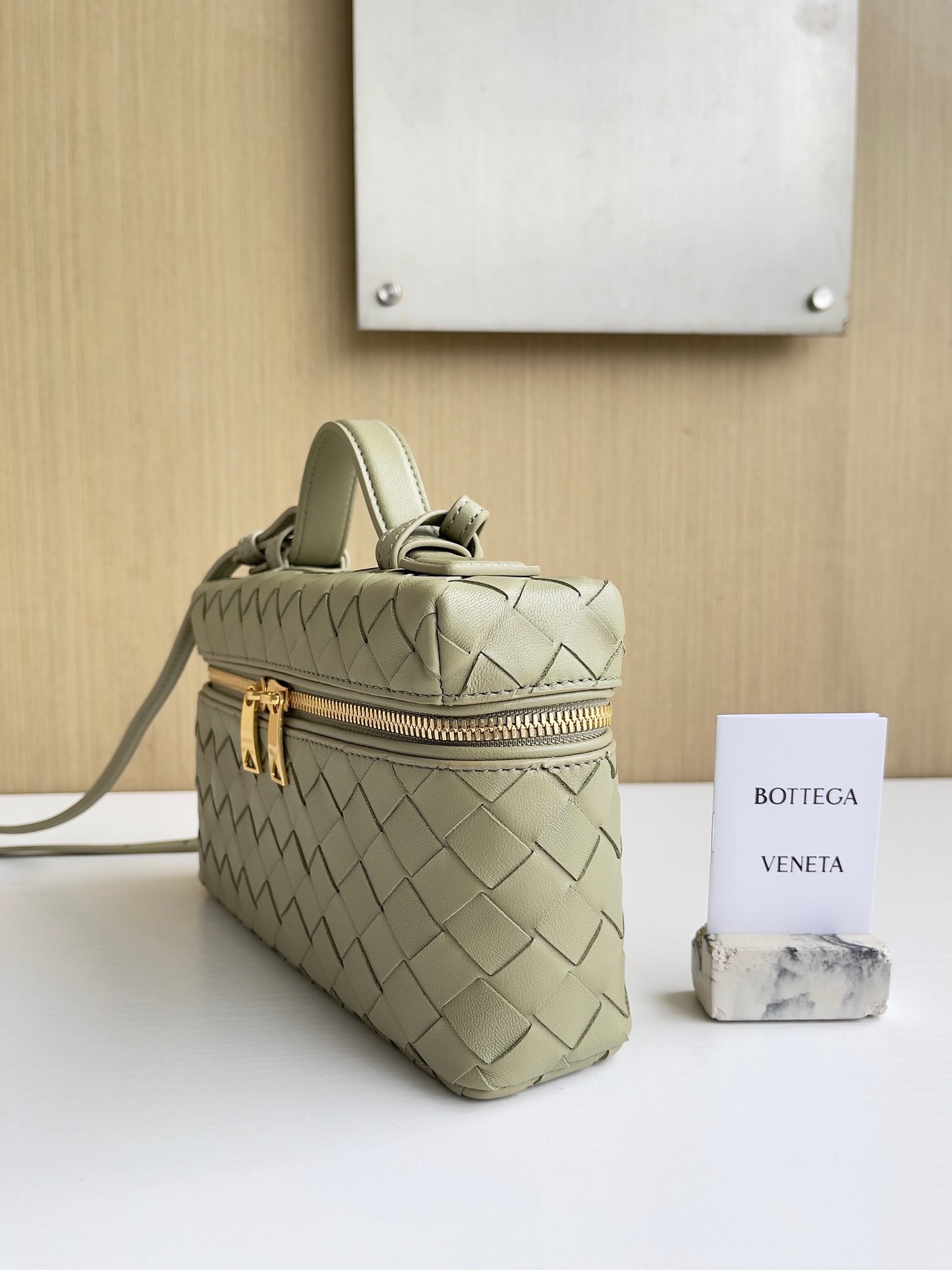 BV Bang Bang Vanity Case #572