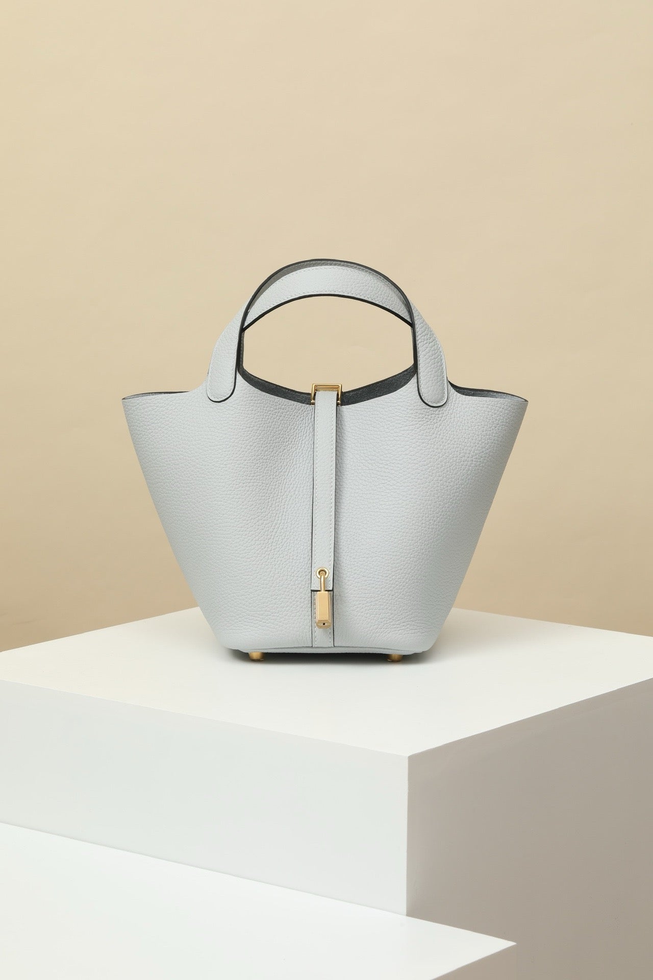 CL18 08 Holy Grail Blue GHW #4054