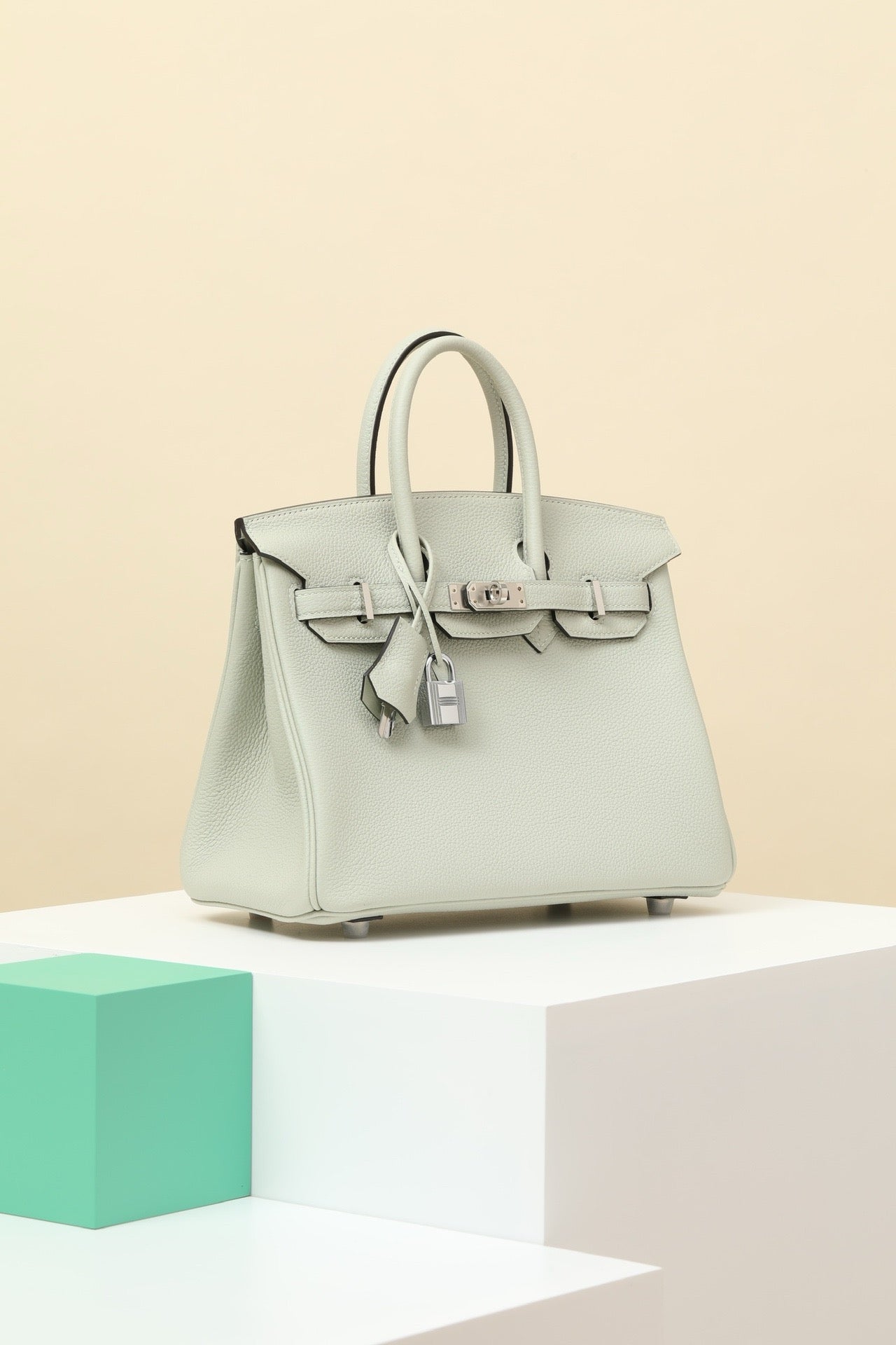 BK25 Crystal Gray # 3888