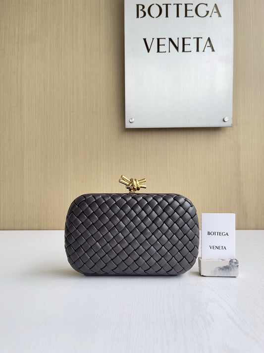 BV the knot #2582