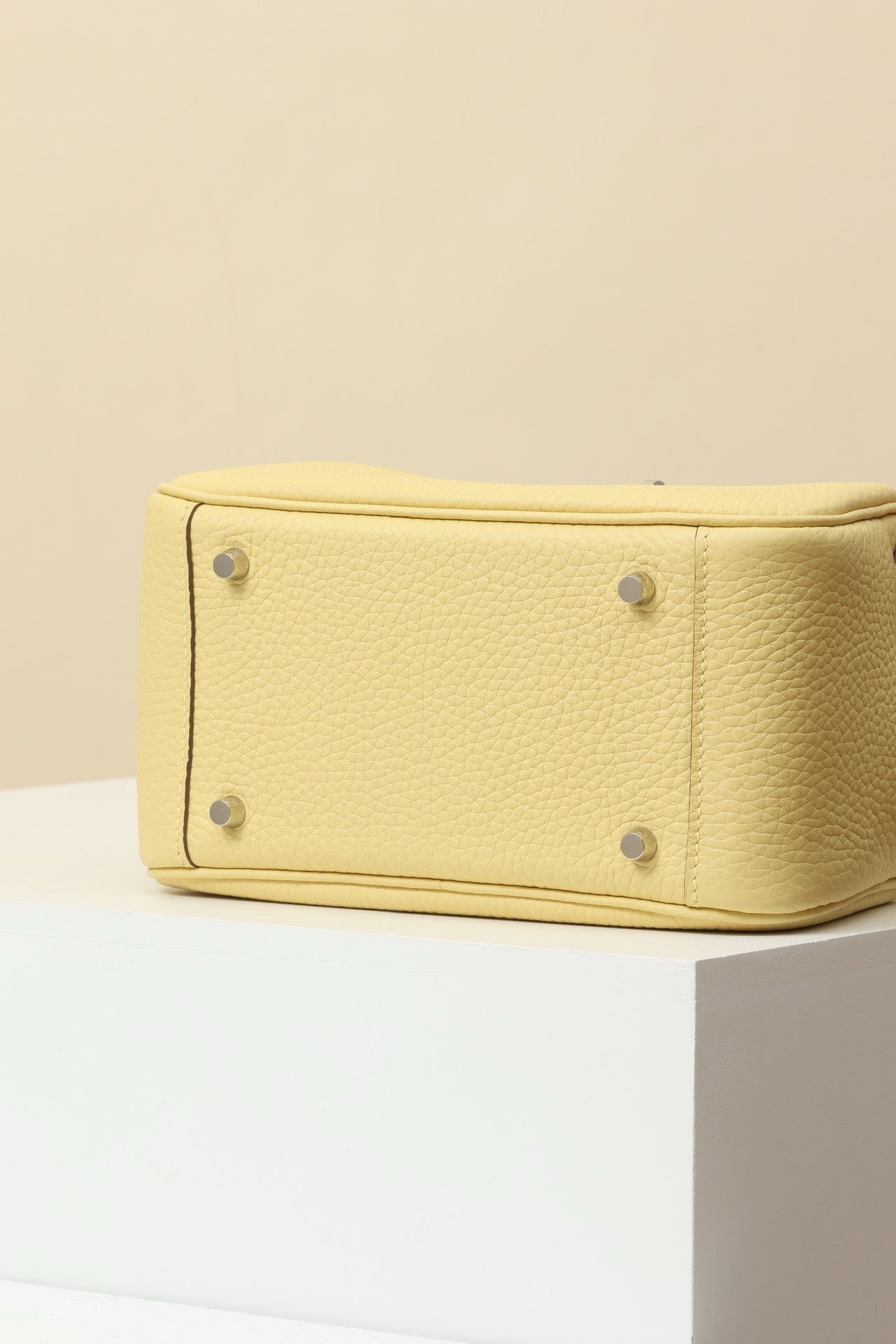 LD19 , Togo , 1Z Jaune Poussin / I2 Craie PHW #4584