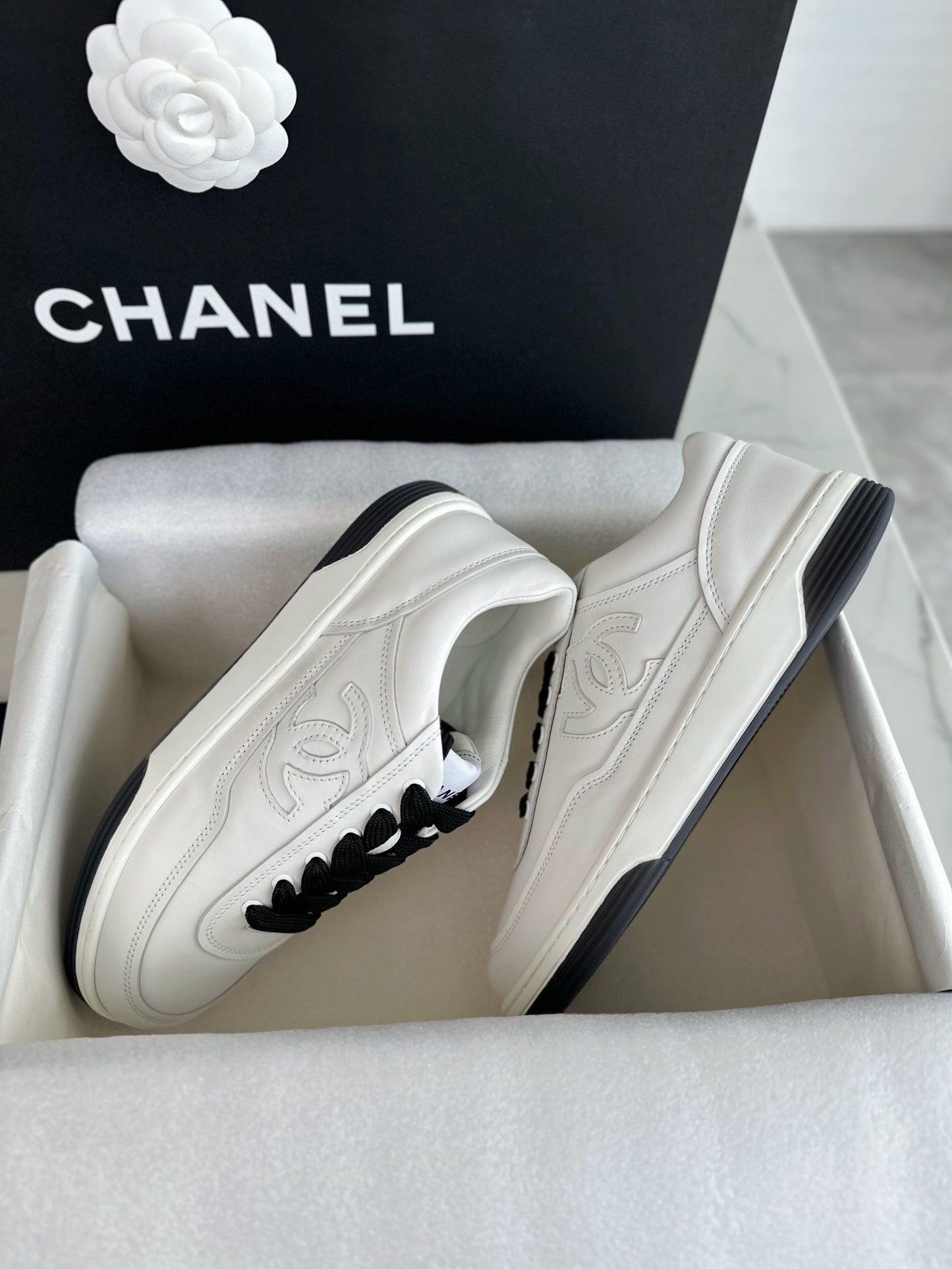 24s sneaker #381