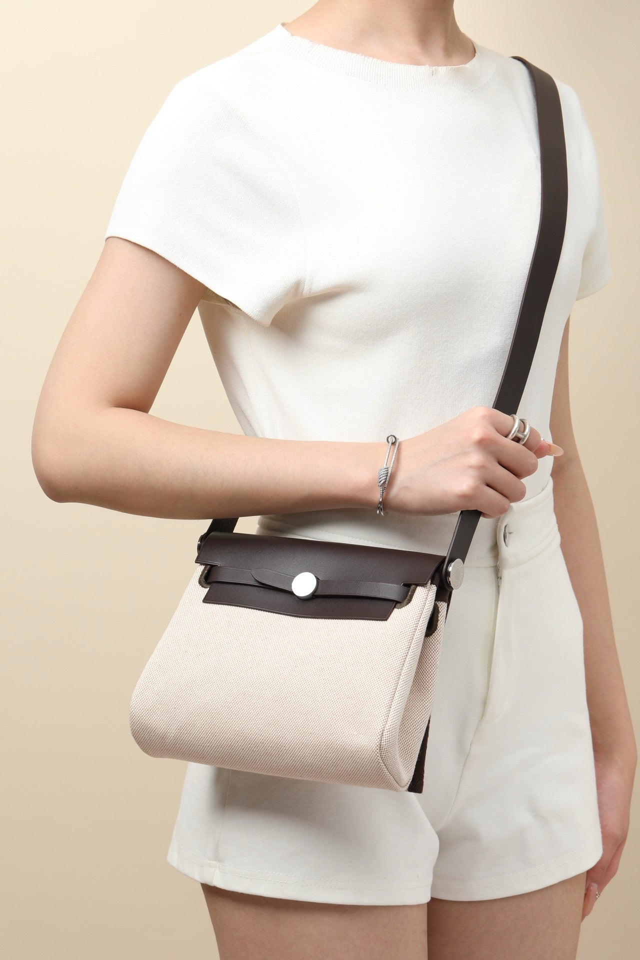 HB20 46 Ebony H Viking Canvas and Hunter Leather Shoulder Bag PHW #4639