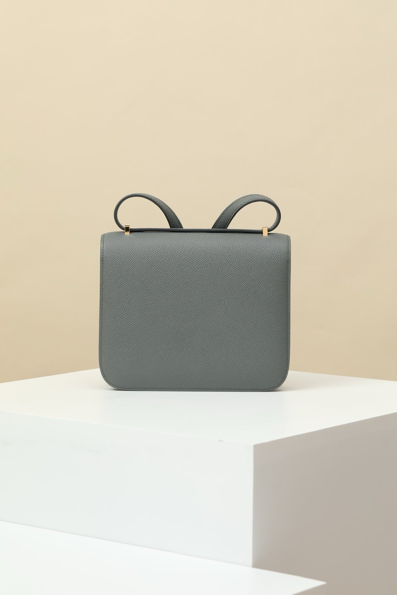 CJ19 19 cm , Almond Green Epsom leather GHW #4333