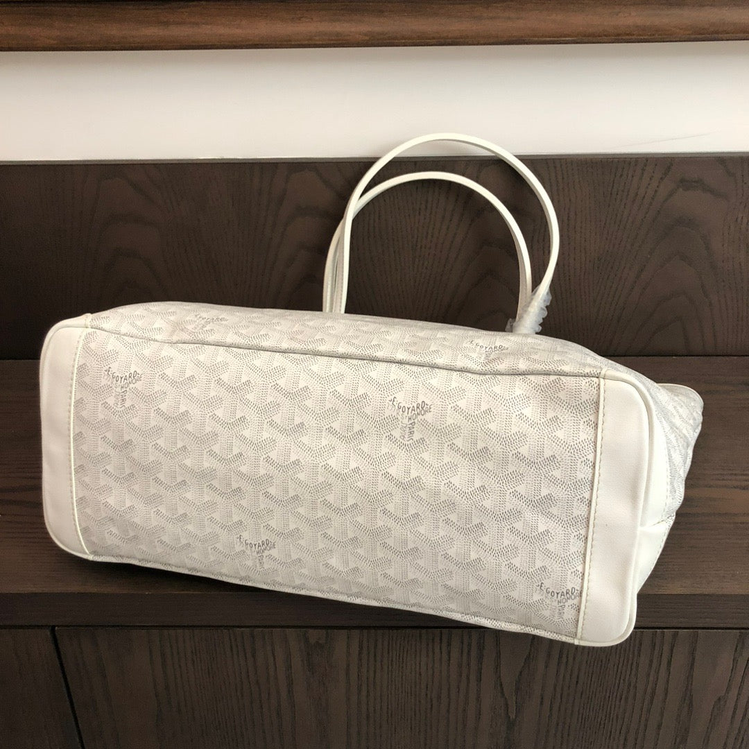 Artois MM Bag #693