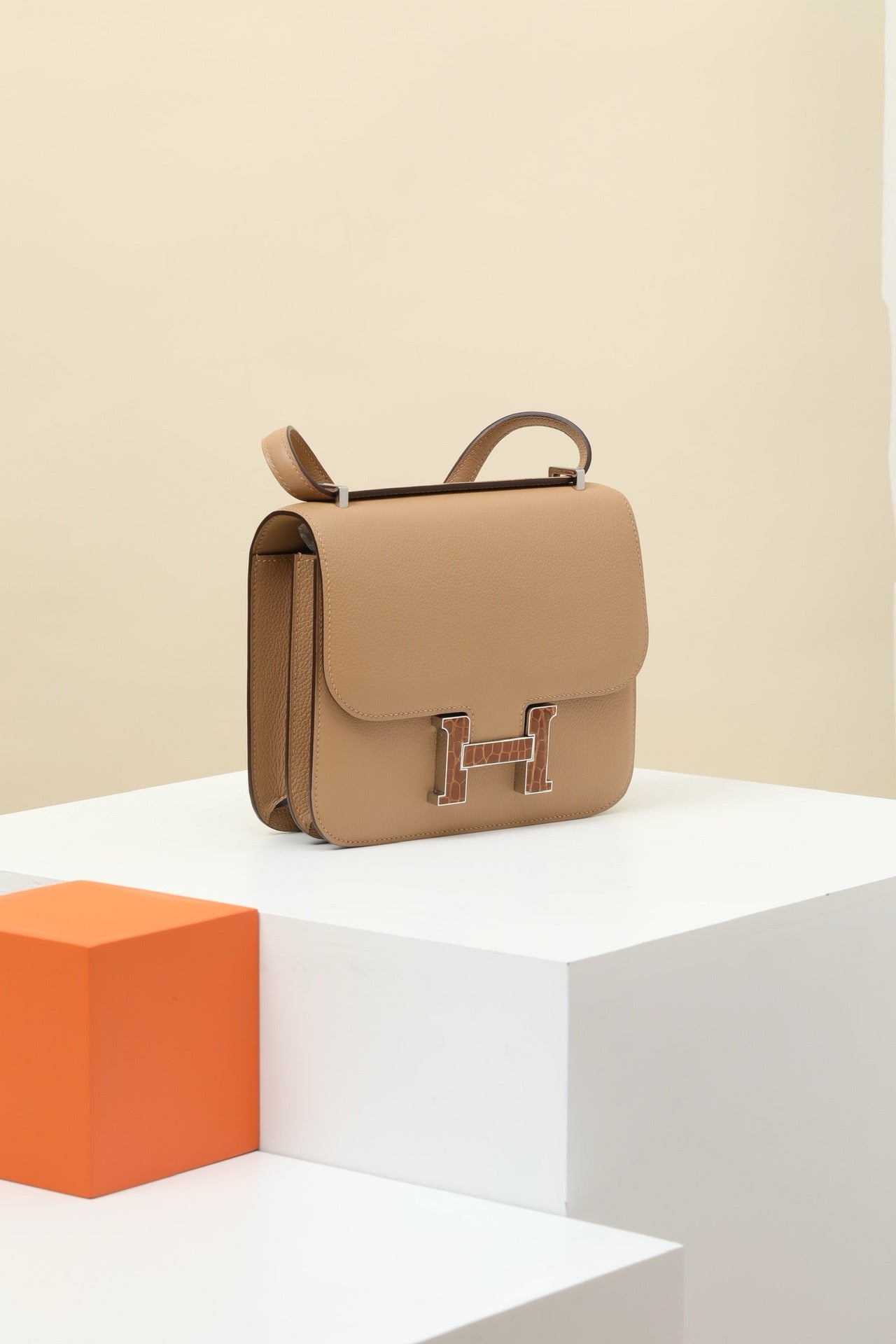 CJG24 , OM Milk Tea / 33 Honey Brown  ,  EVE leather with shiny #4385