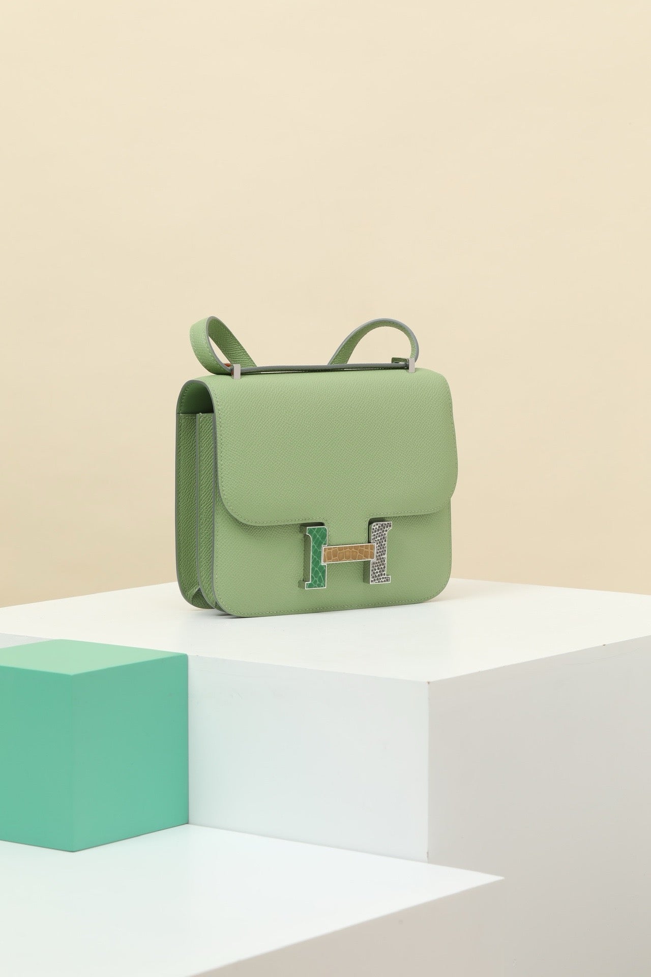 CJG24 ,  3I Avocado Green / Tricolor Clasp,  EVE leather with shiny #4386