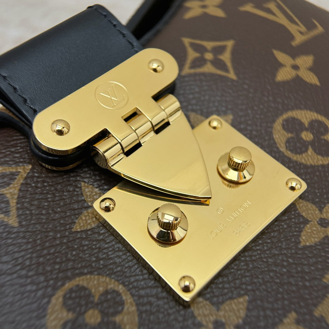 Bag #1242