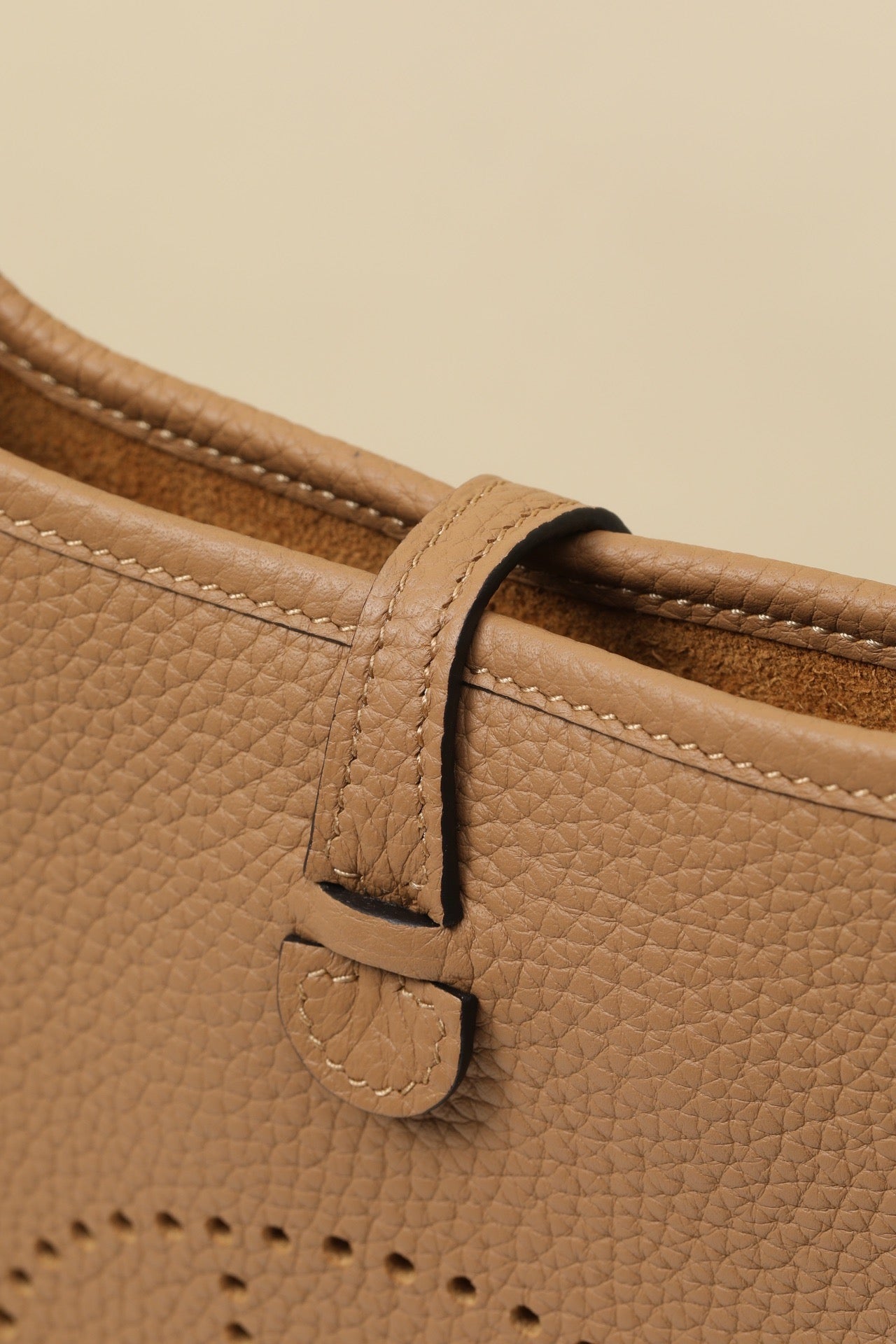 YF16 OM Beige Clemence bull leather crossbody bag  ,GHW#4434