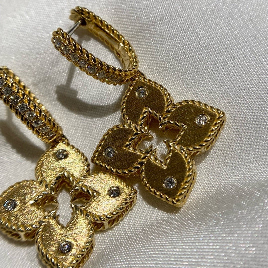 روبرتوكوين اقراط ذهب عيار 18 , 9.5 جرام , الماس vvs