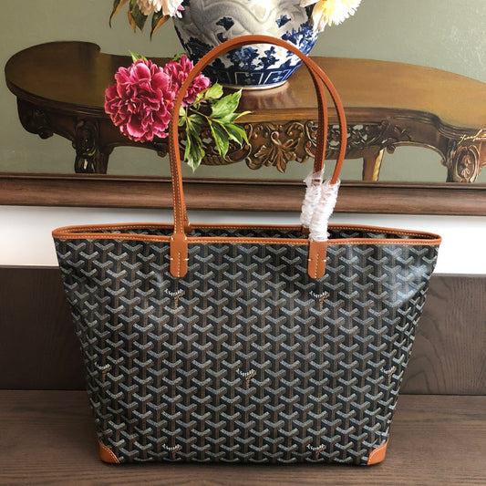 Artois MM Bag #685