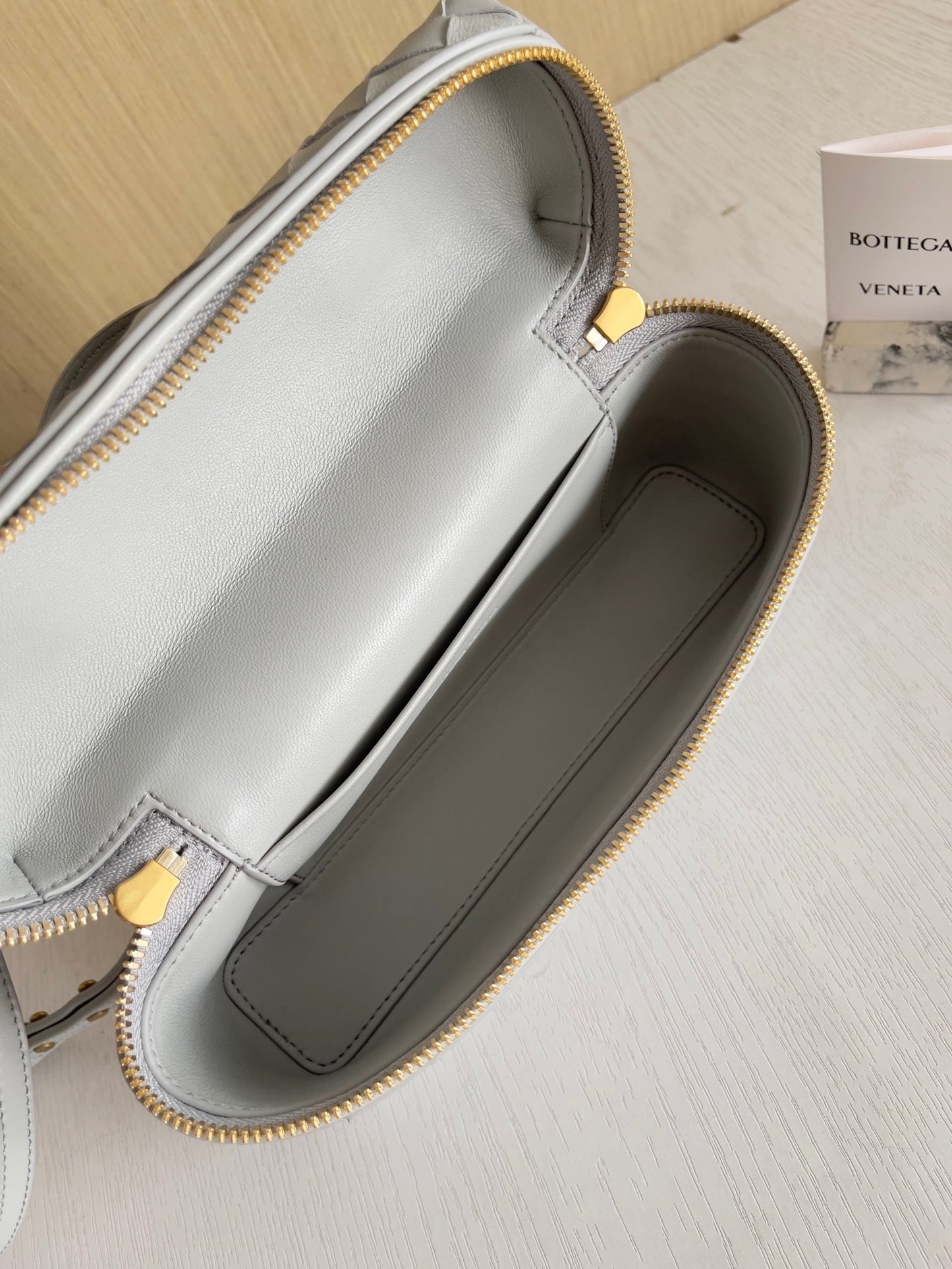 BV Bang Bang Vanity Case #570