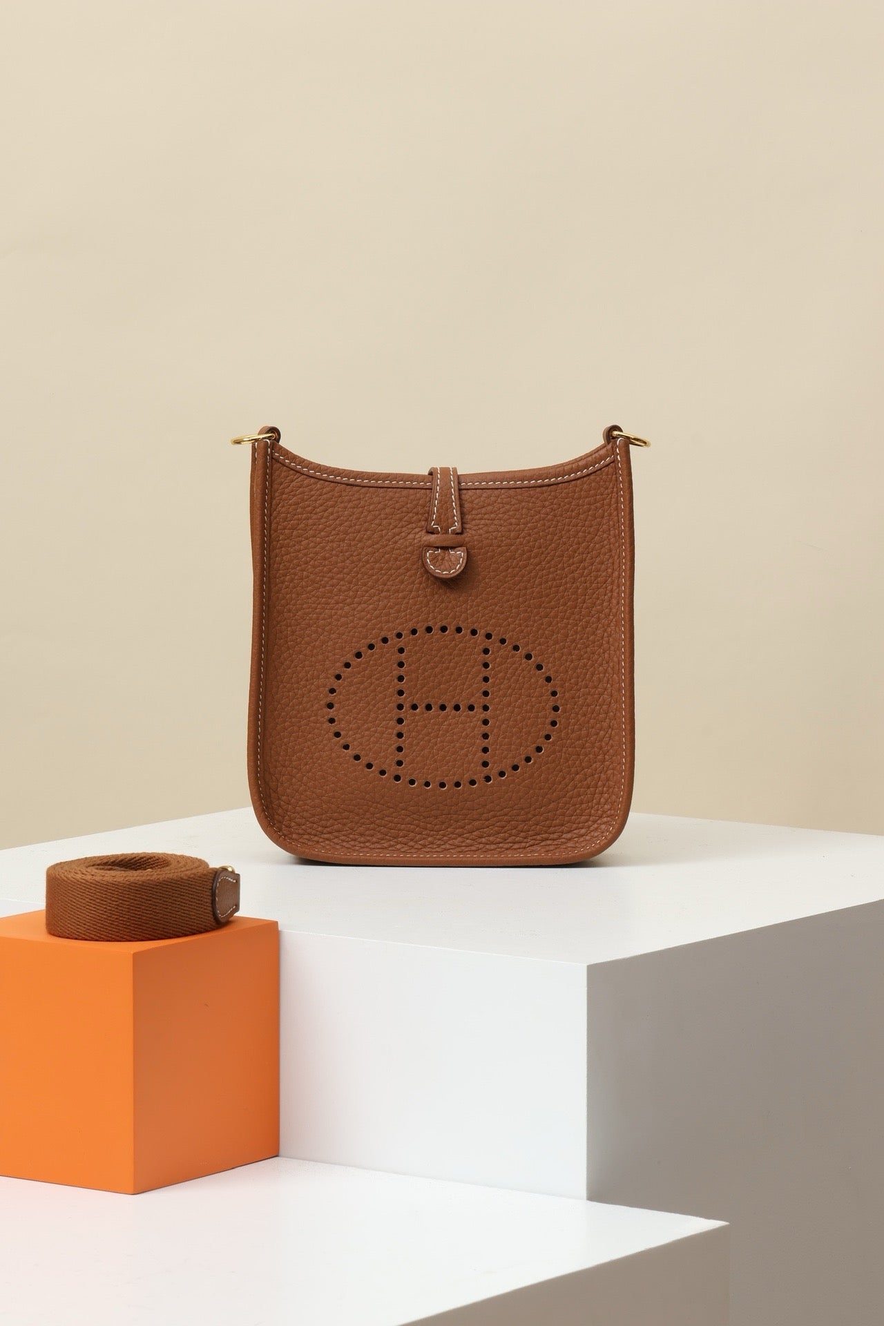 YF16 CK37 Gold BrownClemence bull leather crossbody bag  , GHW #4450